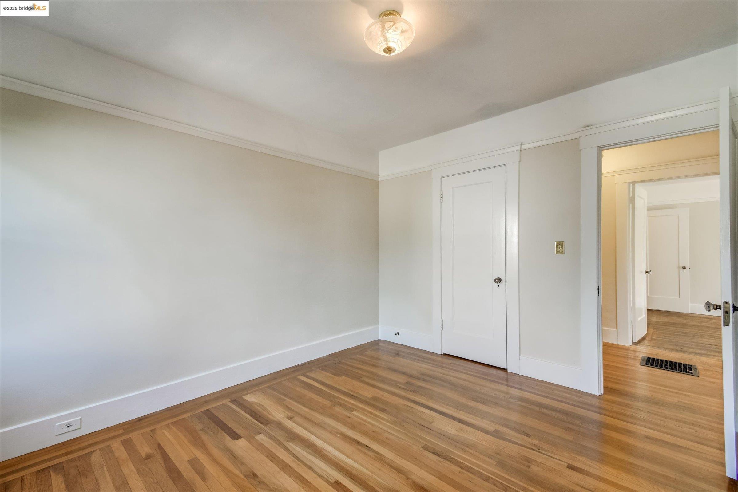 Detail Gallery Image 41 of 60 For 105 Manor Dr, Piedmont,  CA 94611 - 3 Beds | 1 Baths