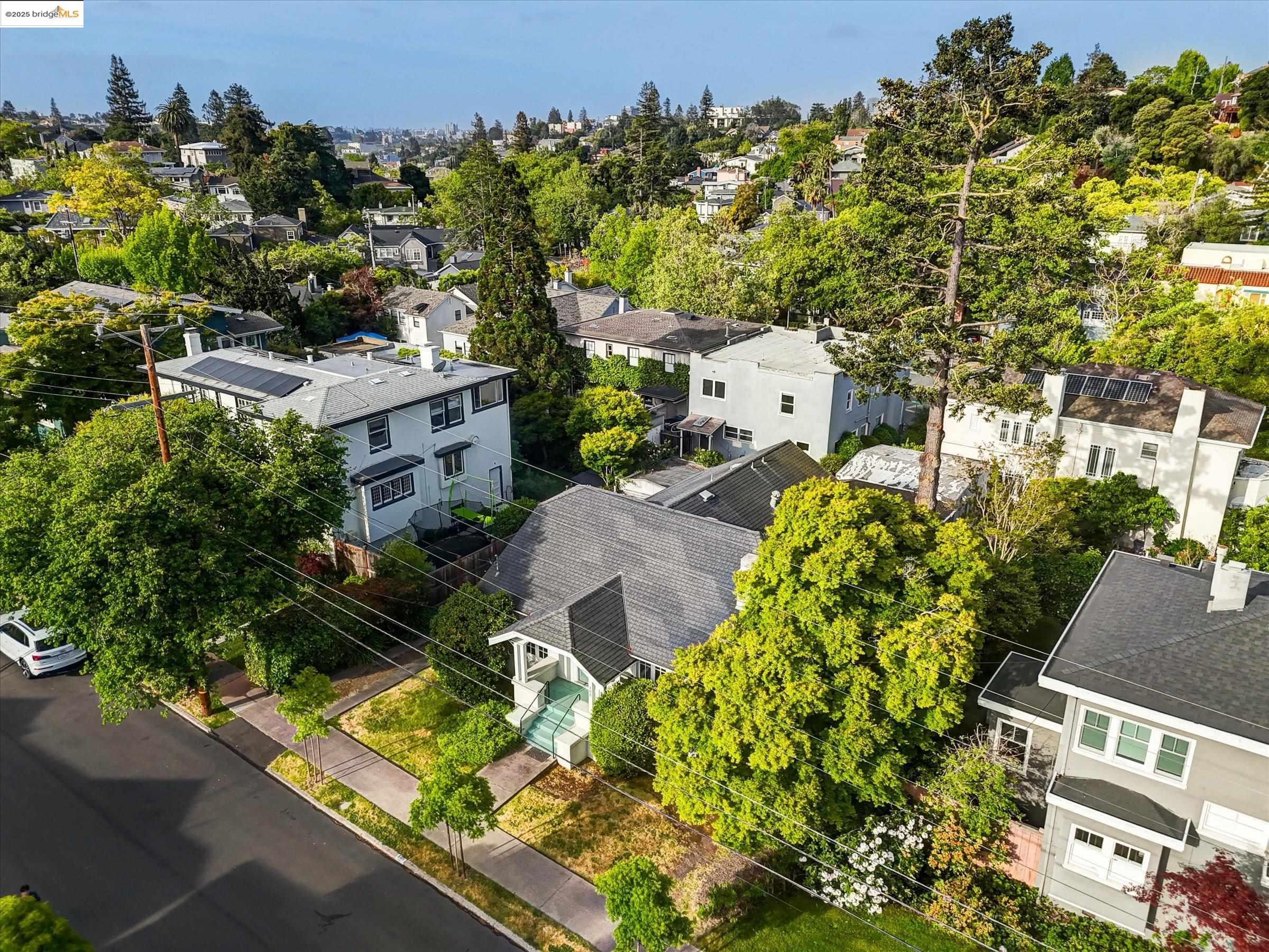 Detail Gallery Image 52 of 60 For 105 Manor Dr, Piedmont,  CA 94611 - 3 Beds | 1 Baths