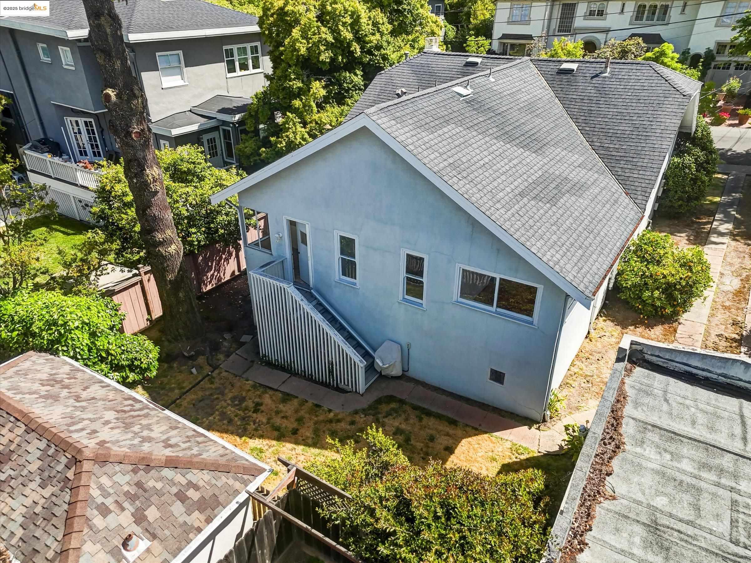 Detail Gallery Image 55 of 60 For 105 Manor Dr, Piedmont,  CA 94611 - 3 Beds | 1 Baths