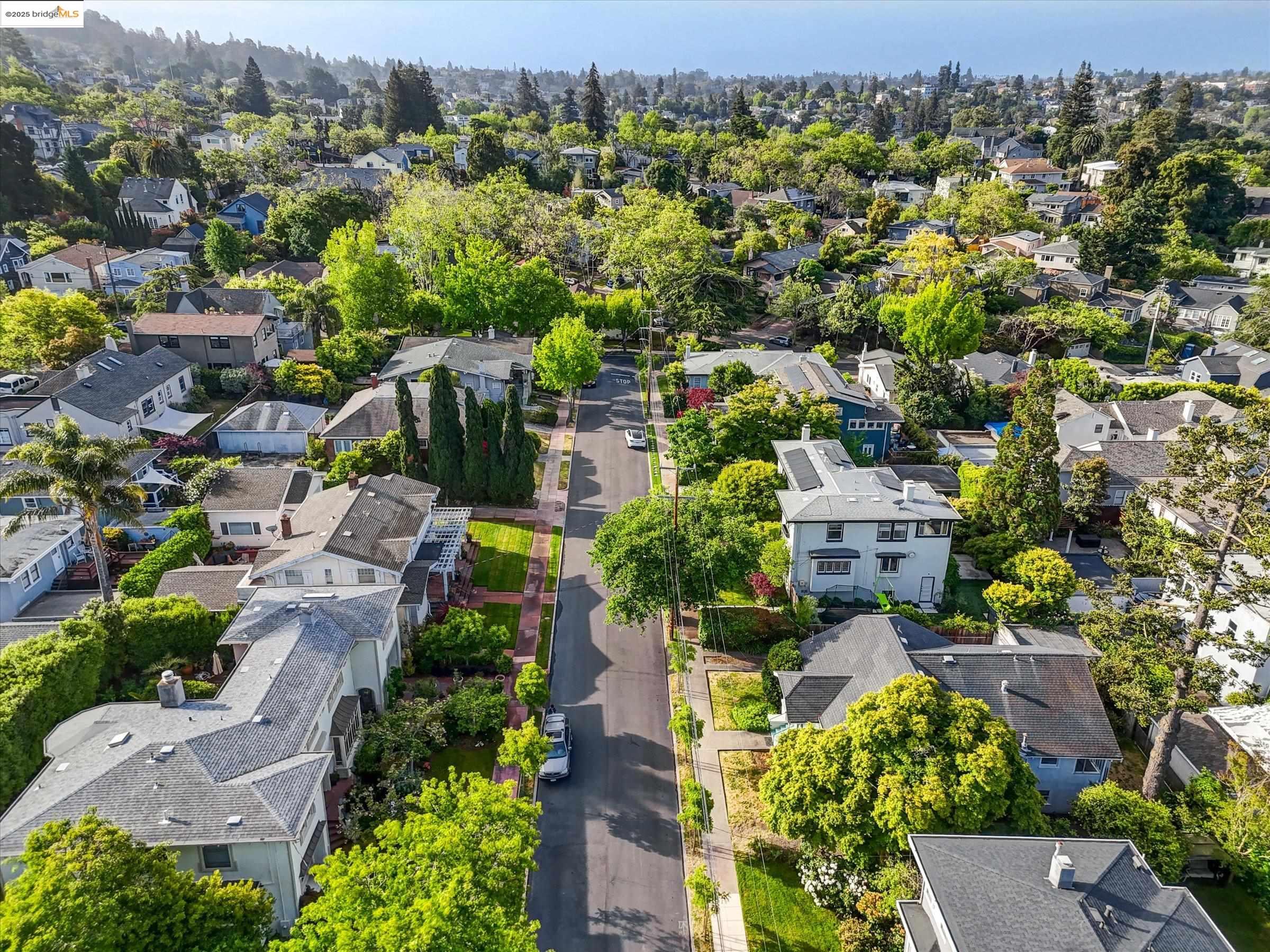 Detail Gallery Image 58 of 60 For 105 Manor Dr, Piedmont,  CA 94611 - 3 Beds | 1 Baths