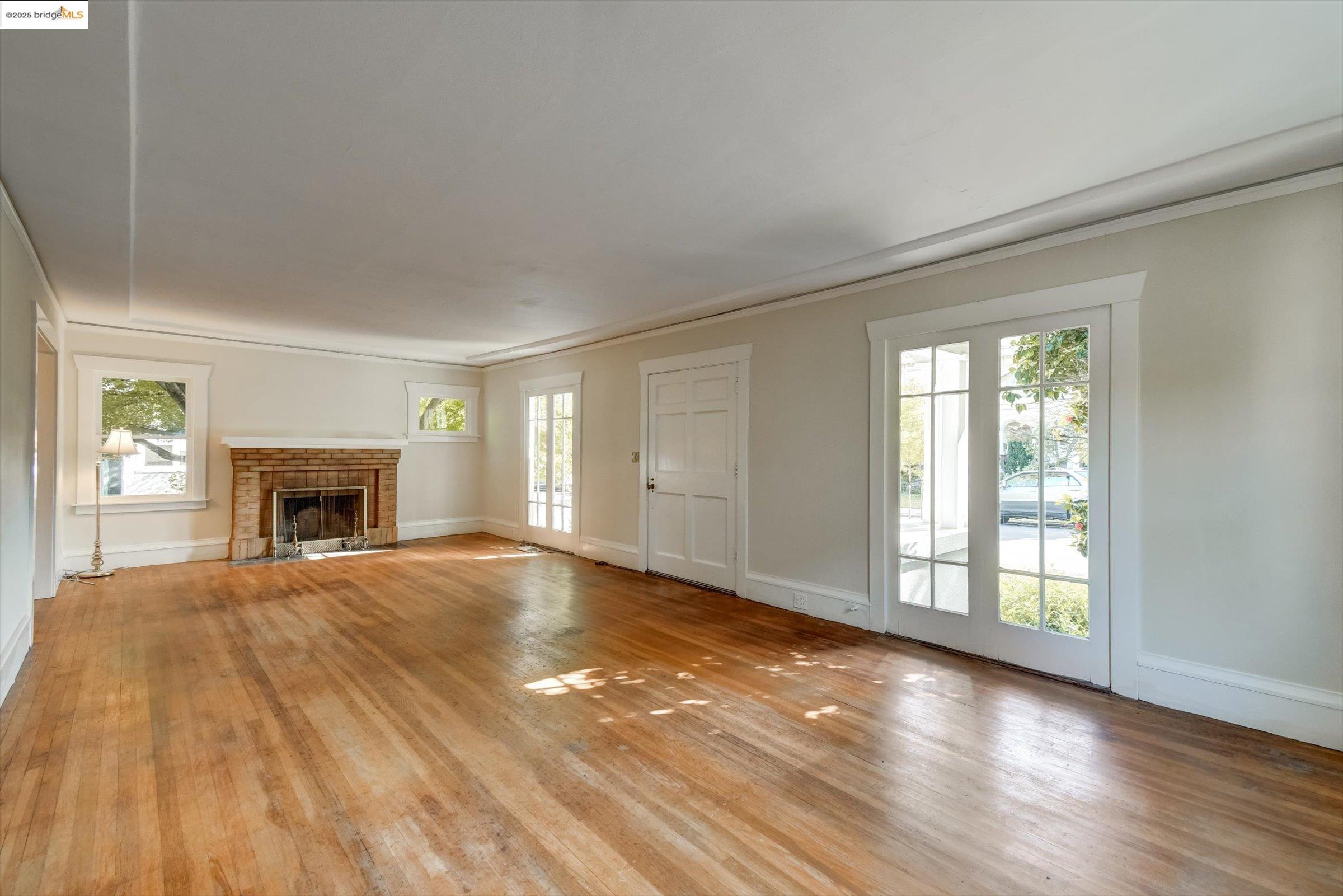 Detail Gallery Image 8 of 60 For 105 Manor Dr, Piedmont,  CA 94611 - 3 Beds | 1 Baths