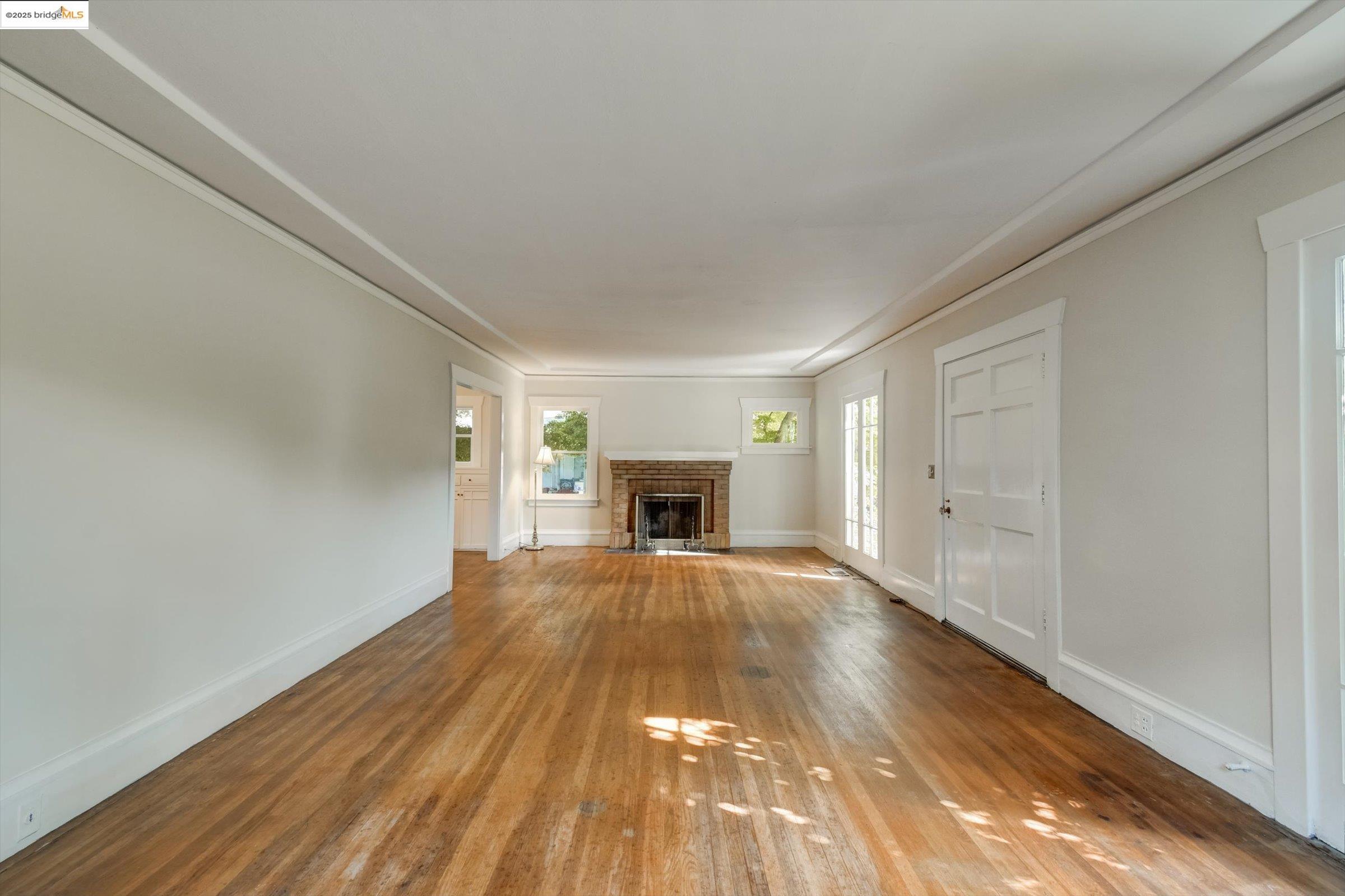 Detail Gallery Image 9 of 60 For 105 Manor Dr, Piedmont,  CA 94611 - 3 Beds | 1 Baths