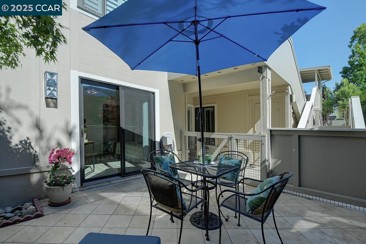 Detail Gallery Image 2 of 50 For 2017 Oakmont Way #2,  Walnut Creek,  CA 94595 - 2 Beds | 1 Baths