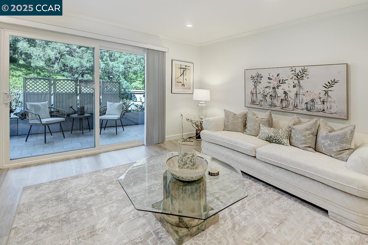 Detail Gallery Image 12 of 50 For 2017 Oakmont Way #2,  Walnut Creek,  CA 94595 - 2 Beds | 1 Baths