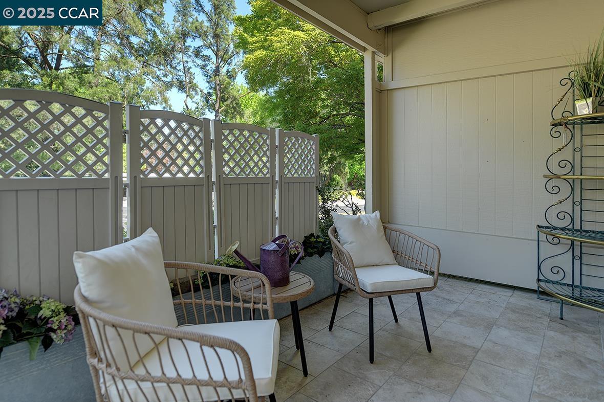 Detail Gallery Image 13 of 50 For 2017 Oakmont Way #2,  Walnut Creek,  CA 94595 - 2 Beds | 1 Baths