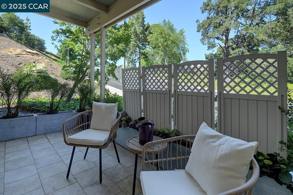 Detail Gallery Image 14 of 50 For 2017 Oakmont Way #2,  Walnut Creek,  CA 94595 - 2 Beds | 1 Baths