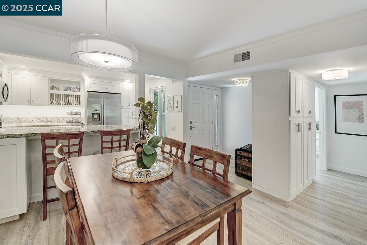 Detail Gallery Image 17 of 50 For 2017 Oakmont Way #2,  Walnut Creek,  CA 94595 - 2 Beds | 1 Baths