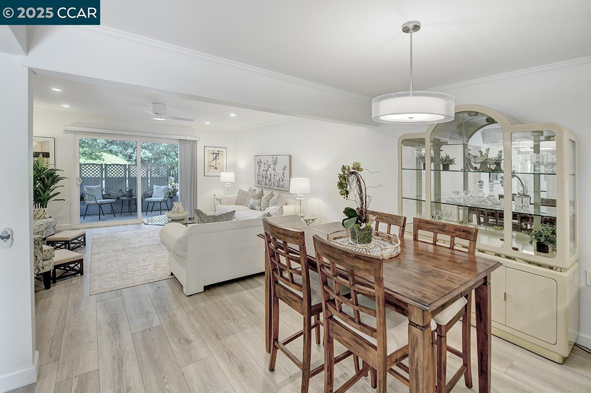 Detail Gallery Image 9 of 50 For 2017 Oakmont Way #2,  Walnut Creek,  CA 94595 - 2 Beds | 1 Baths