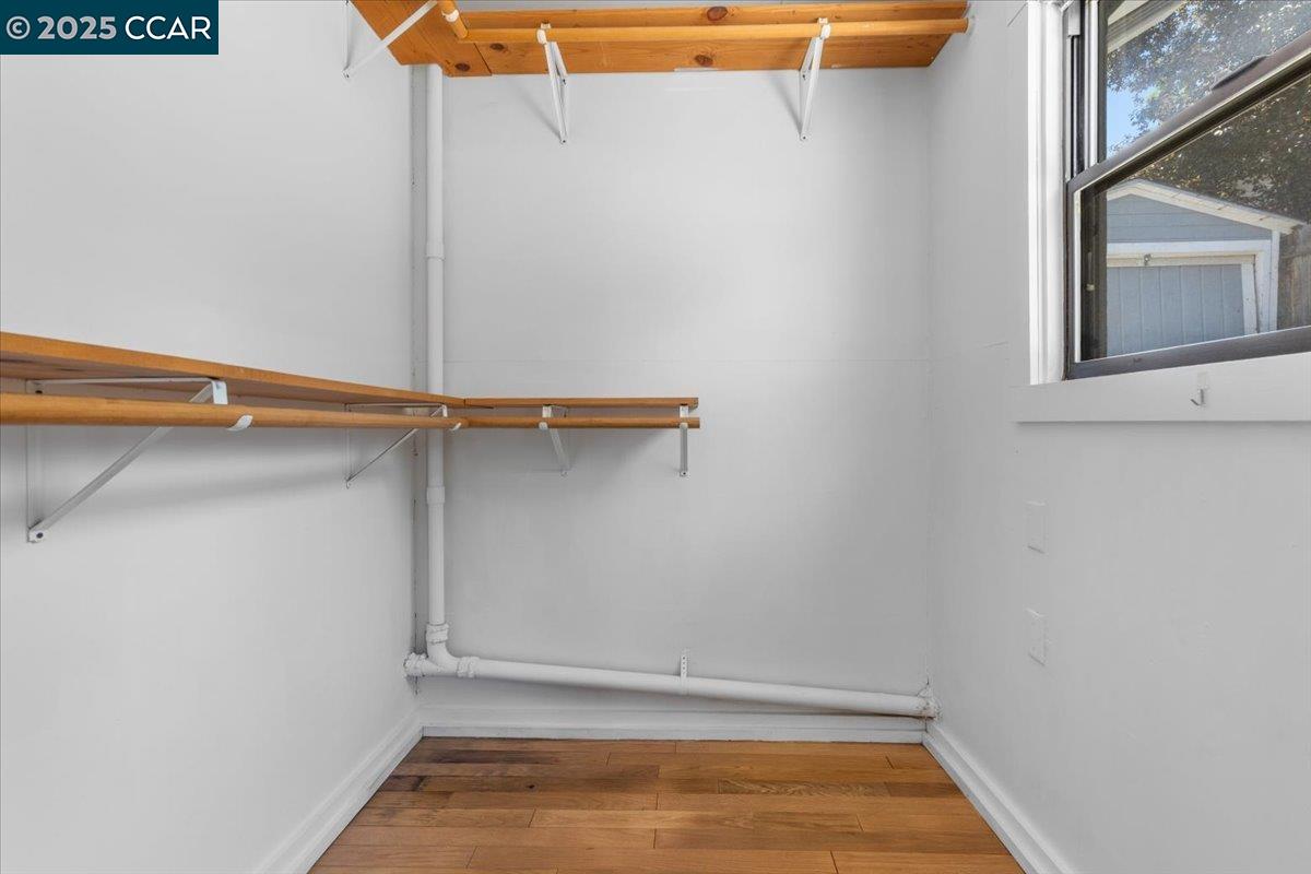 Detail Gallery Image 12 of 17 For 8041 Winthrope St, Oakland,  CA 94605 - 2 Beds | 1 Baths