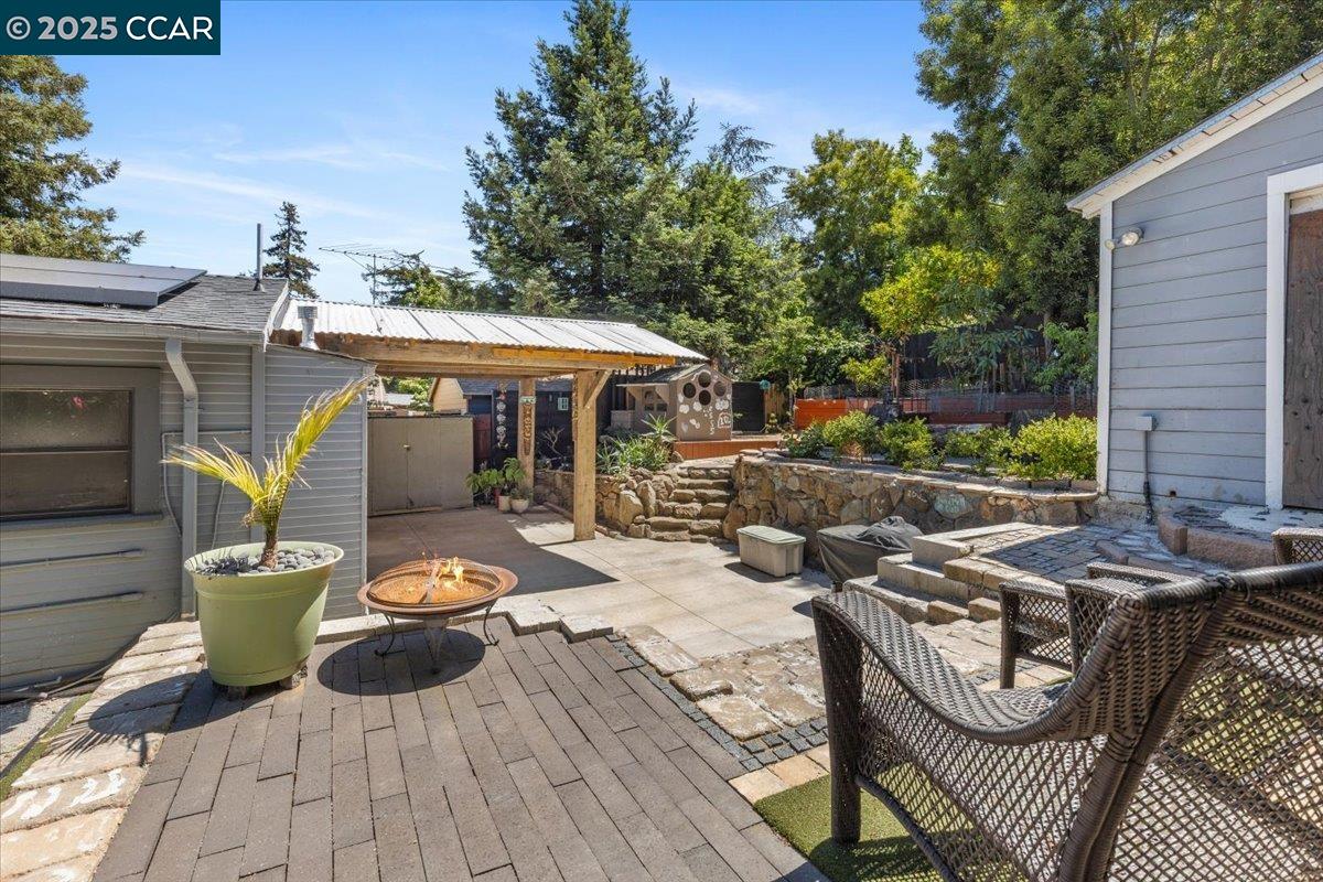 Detail Gallery Image 15 of 17 For 8041 Winthrope St, Oakland,  CA 94605 - 2 Beds | 1 Baths