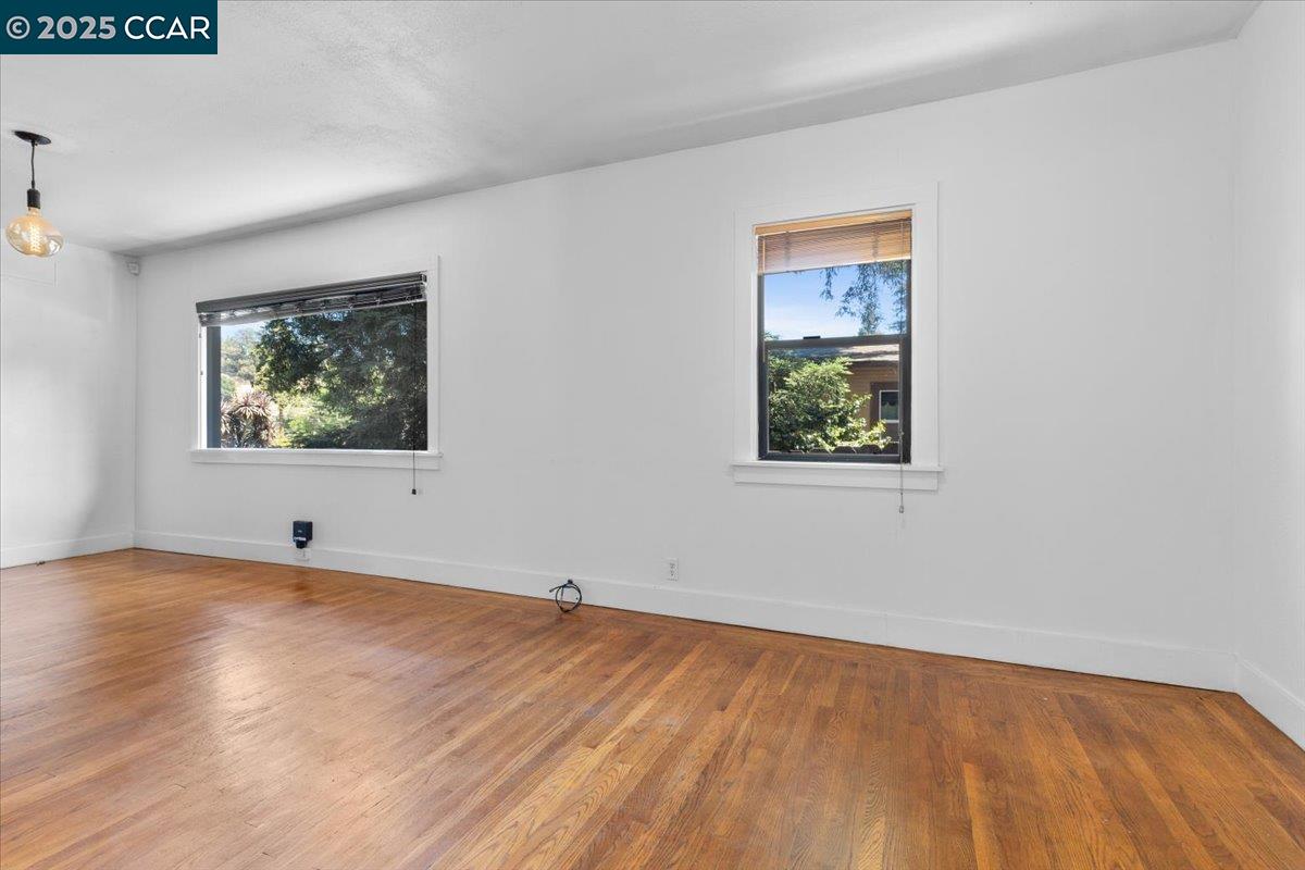 Detail Gallery Image 7 of 17 For 8041 Winthrope St, Oakland,  CA 94605 - 2 Beds | 1 Baths