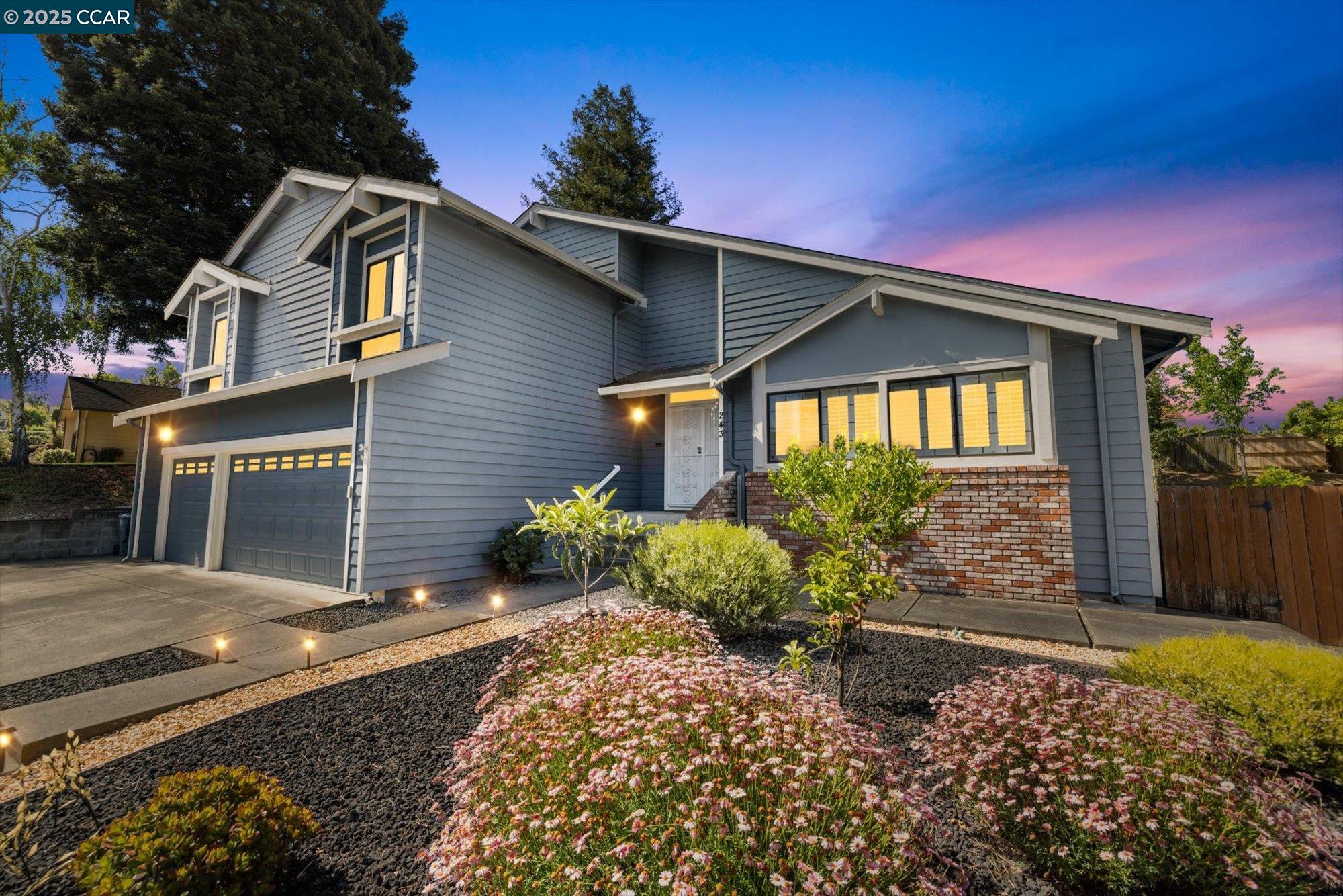 Detail Gallery Image 1 of 60 For 243 Reynard Ln, Vallejo,  CA 94591 - 4 Beds | 2/1 Baths