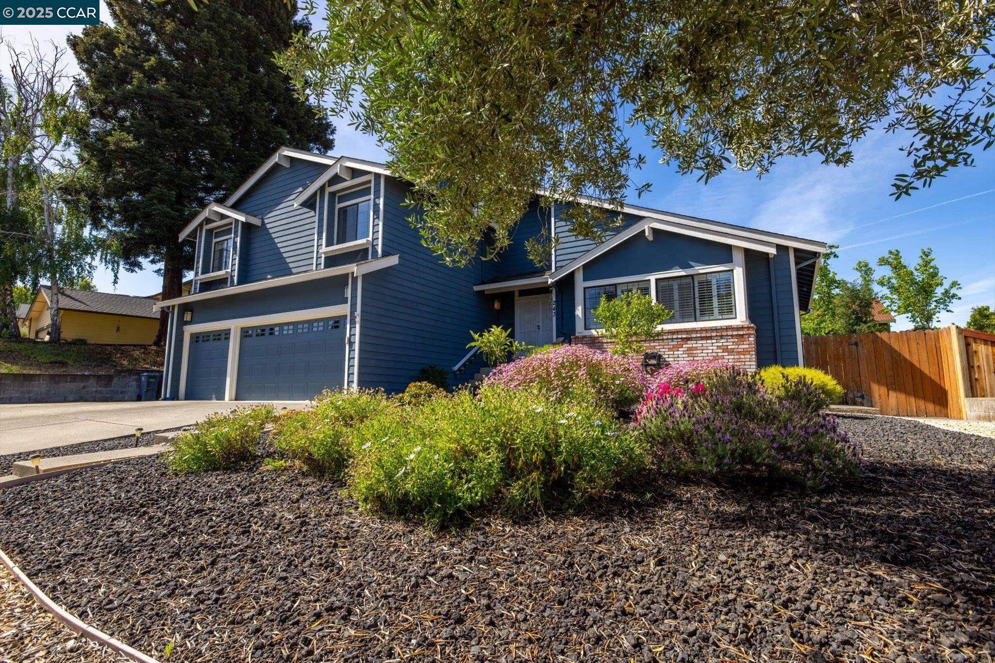 Detail Gallery Image 2 of 60 For 243 Reynard Ln, Vallejo,  CA 94591 - 4 Beds | 2/1 Baths