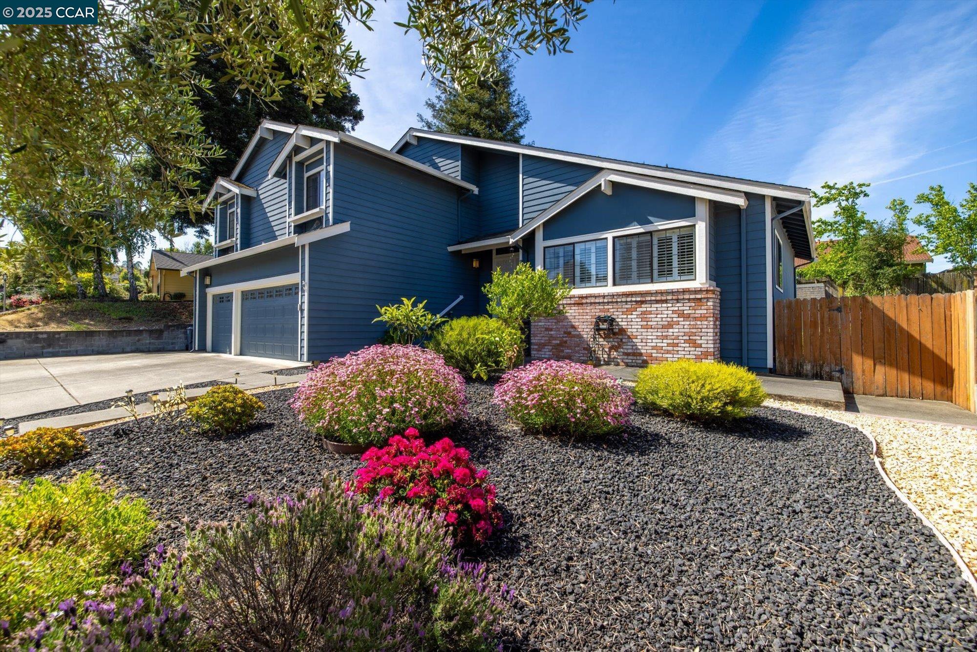 Detail Gallery Image 3 of 60 For 243 Reynard Ln, Vallejo,  CA 94591 - 4 Beds | 2/1 Baths
