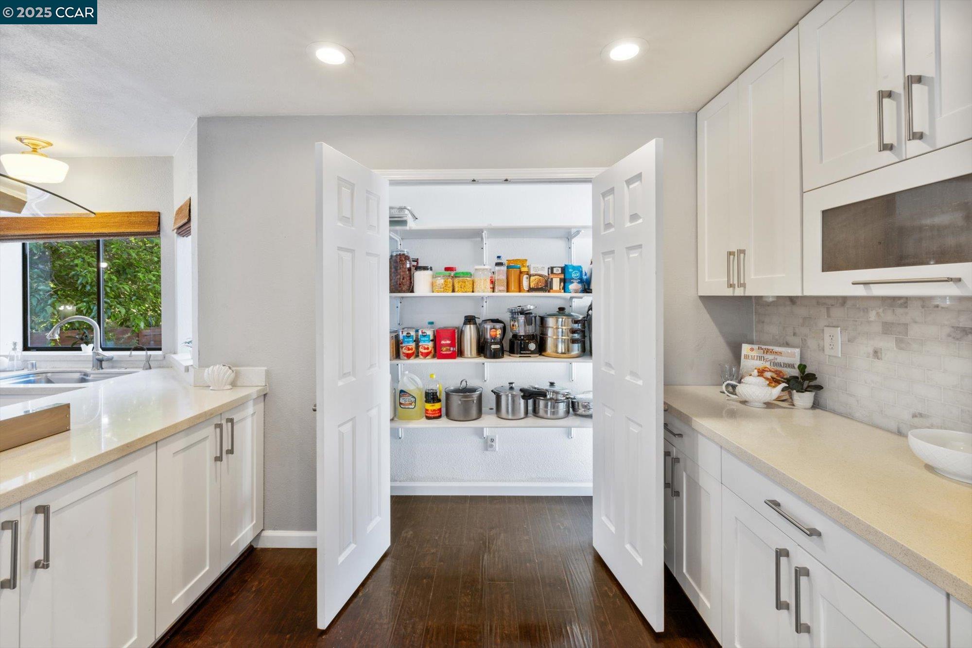 Detail Gallery Image 24 of 60 For 243 Reynard Ln, Vallejo,  CA 94591 - 4 Beds | 2/1 Baths