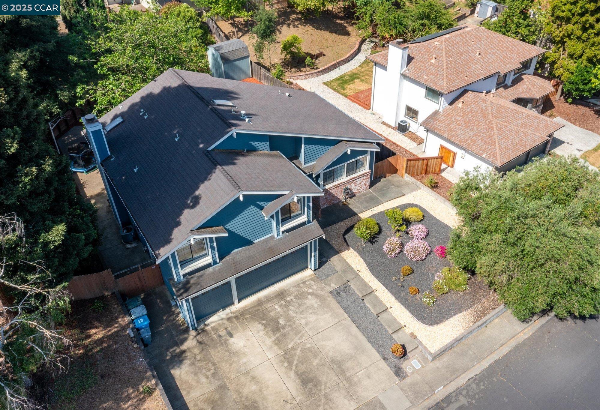 Detail Gallery Image 4 of 60 For 243 Reynard Ln, Vallejo,  CA 94591 - 4 Beds | 2/1 Baths