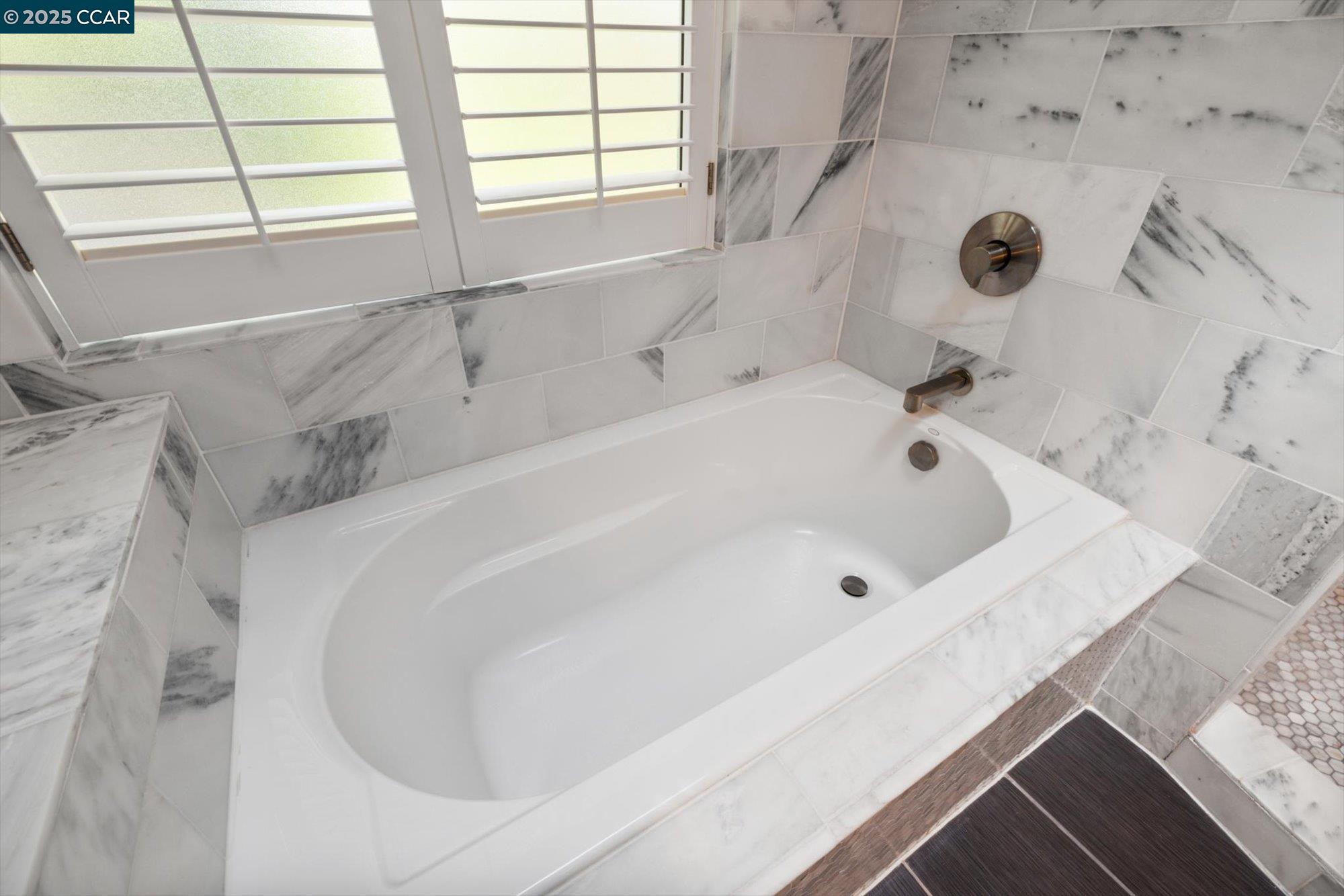 Detail Gallery Image 35 of 60 For 243 Reynard Ln, Vallejo,  CA 94591 - 4 Beds | 2/1 Baths