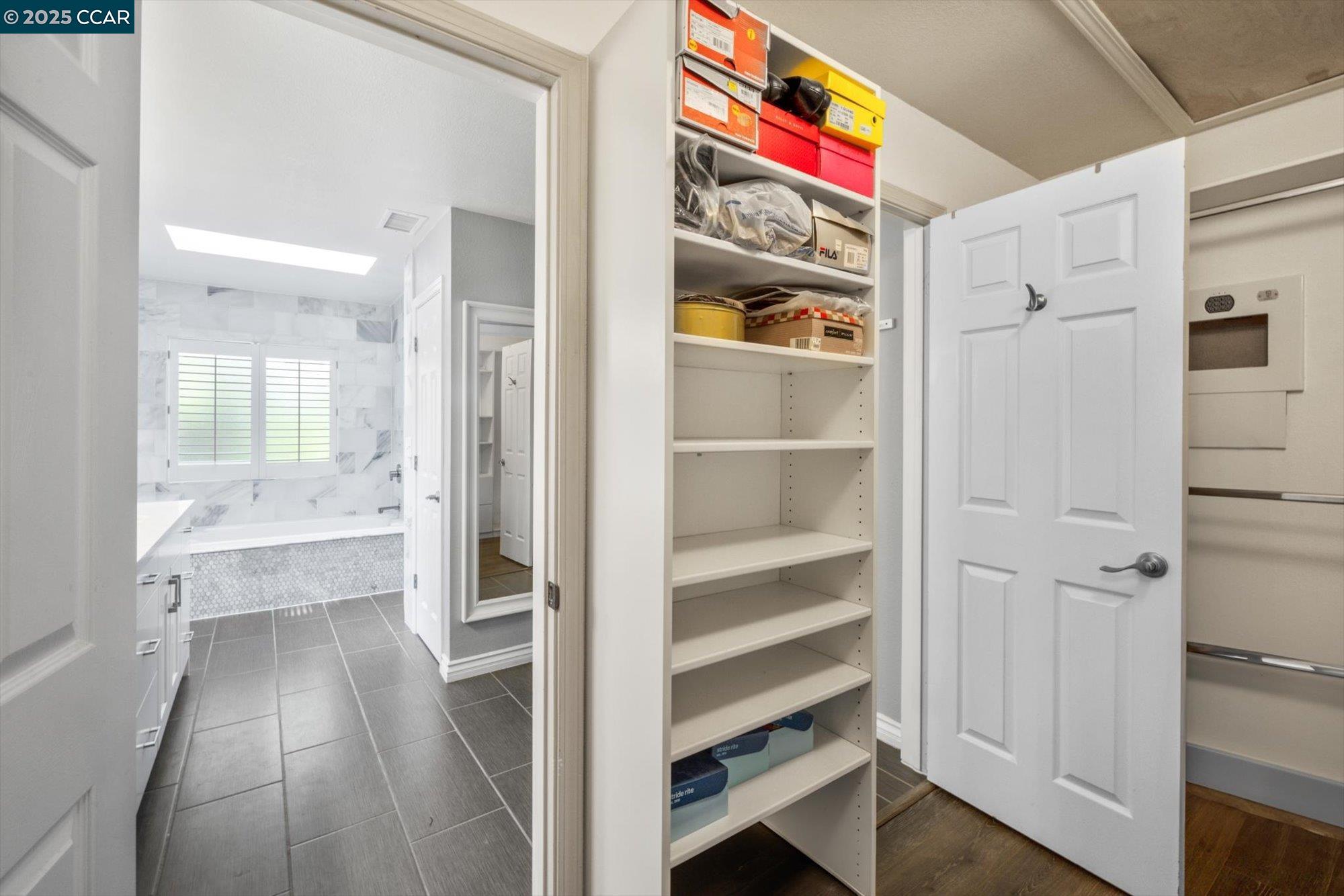 Detail Gallery Image 38 of 60 For 243 Reynard Ln, Vallejo,  CA 94591 - 4 Beds | 2/1 Baths