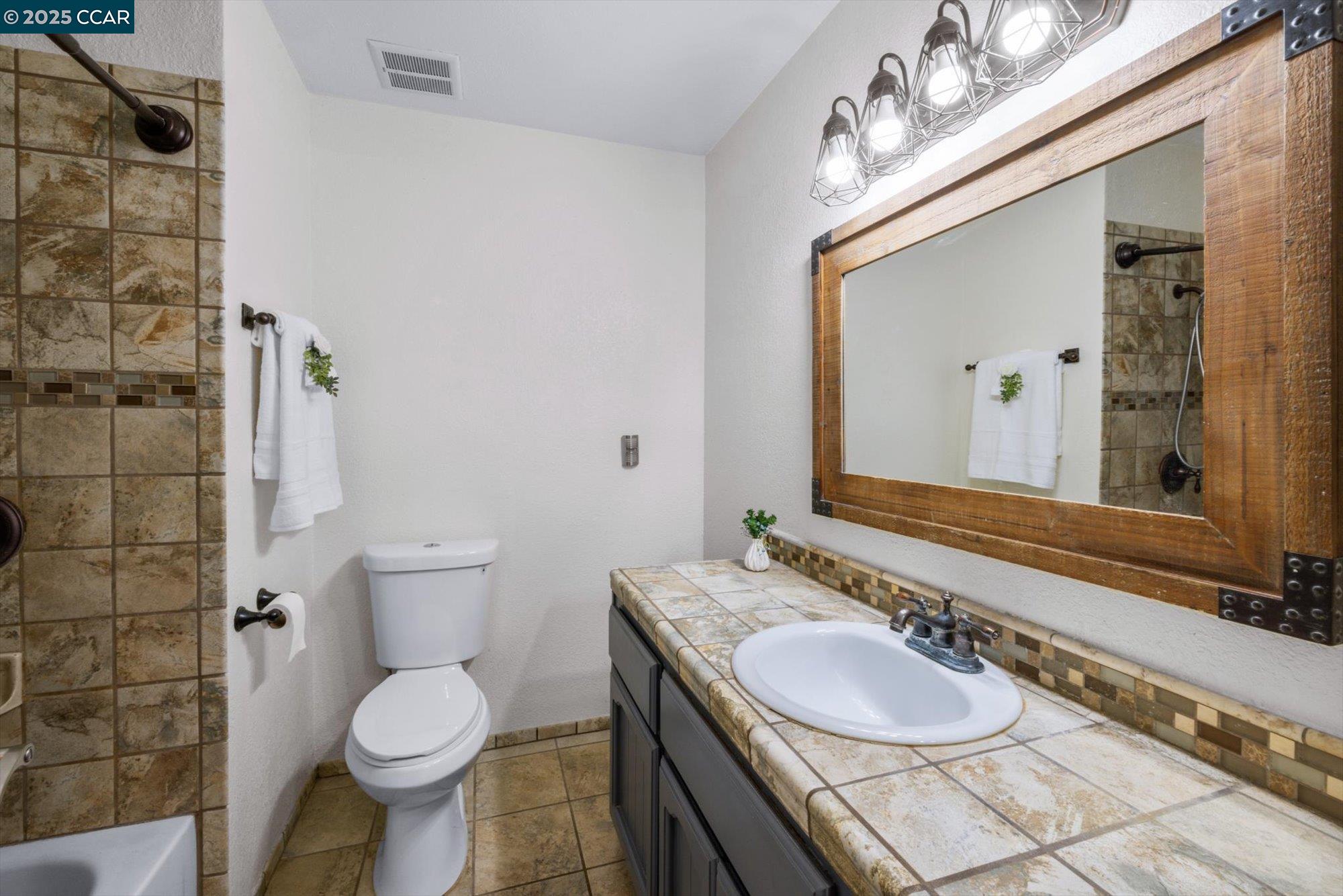 Detail Gallery Image 49 of 60 For 243 Reynard Ln, Vallejo,  CA 94591 - 4 Beds | 2/1 Baths