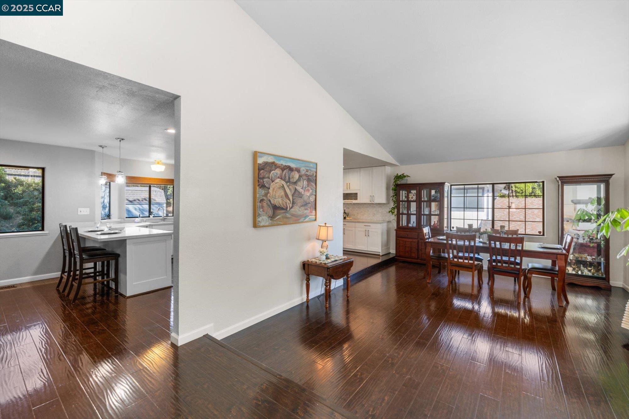 Detail Gallery Image 10 of 60 For 243 Reynard Ln, Vallejo,  CA 94591 - 4 Beds | 2/1 Baths