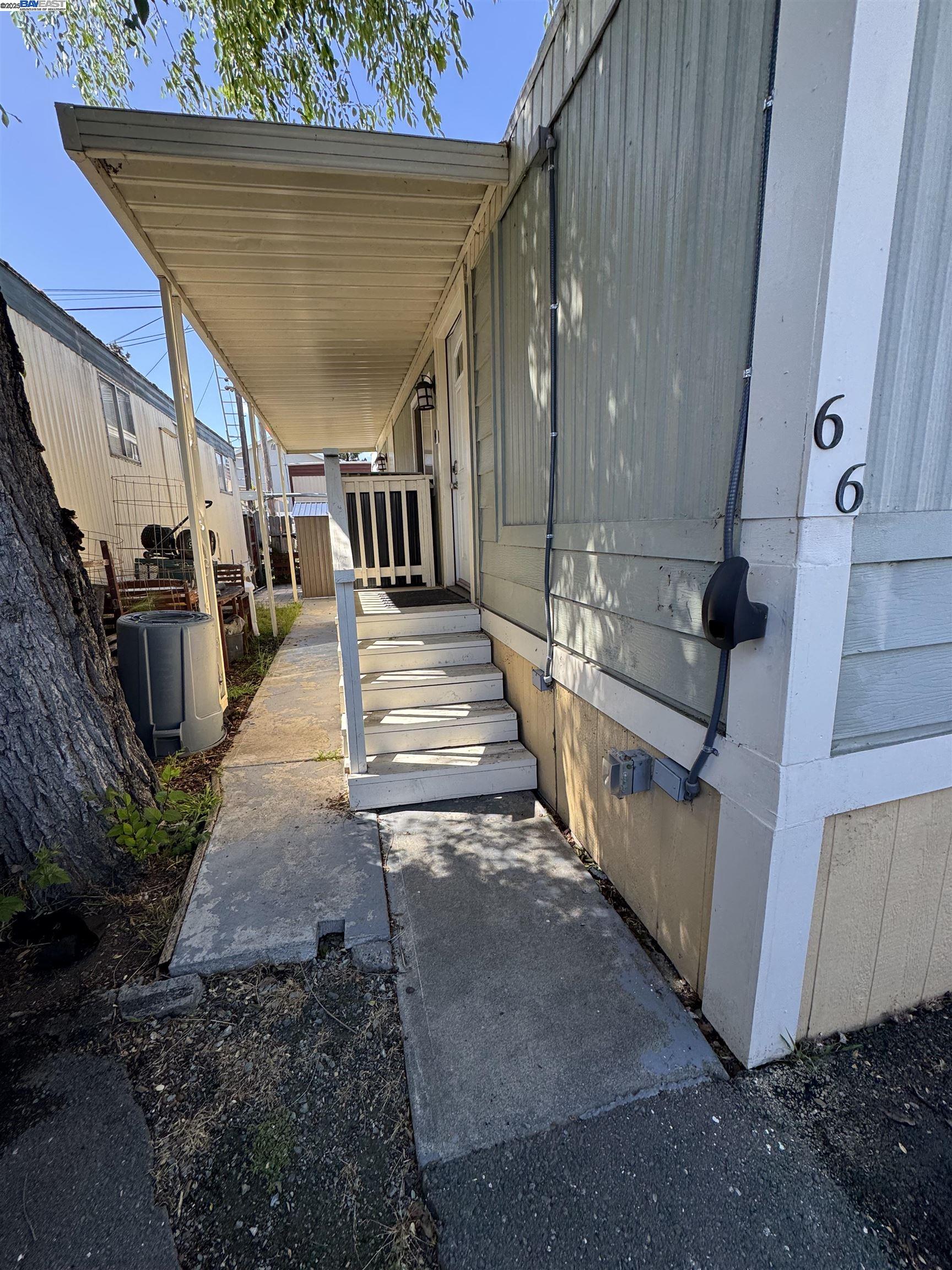 Detail Gallery Image 3 of 12 For 2399 E 14th Street #66,  San Leandro,  CA 94577 - 1 Beds | 1 Baths