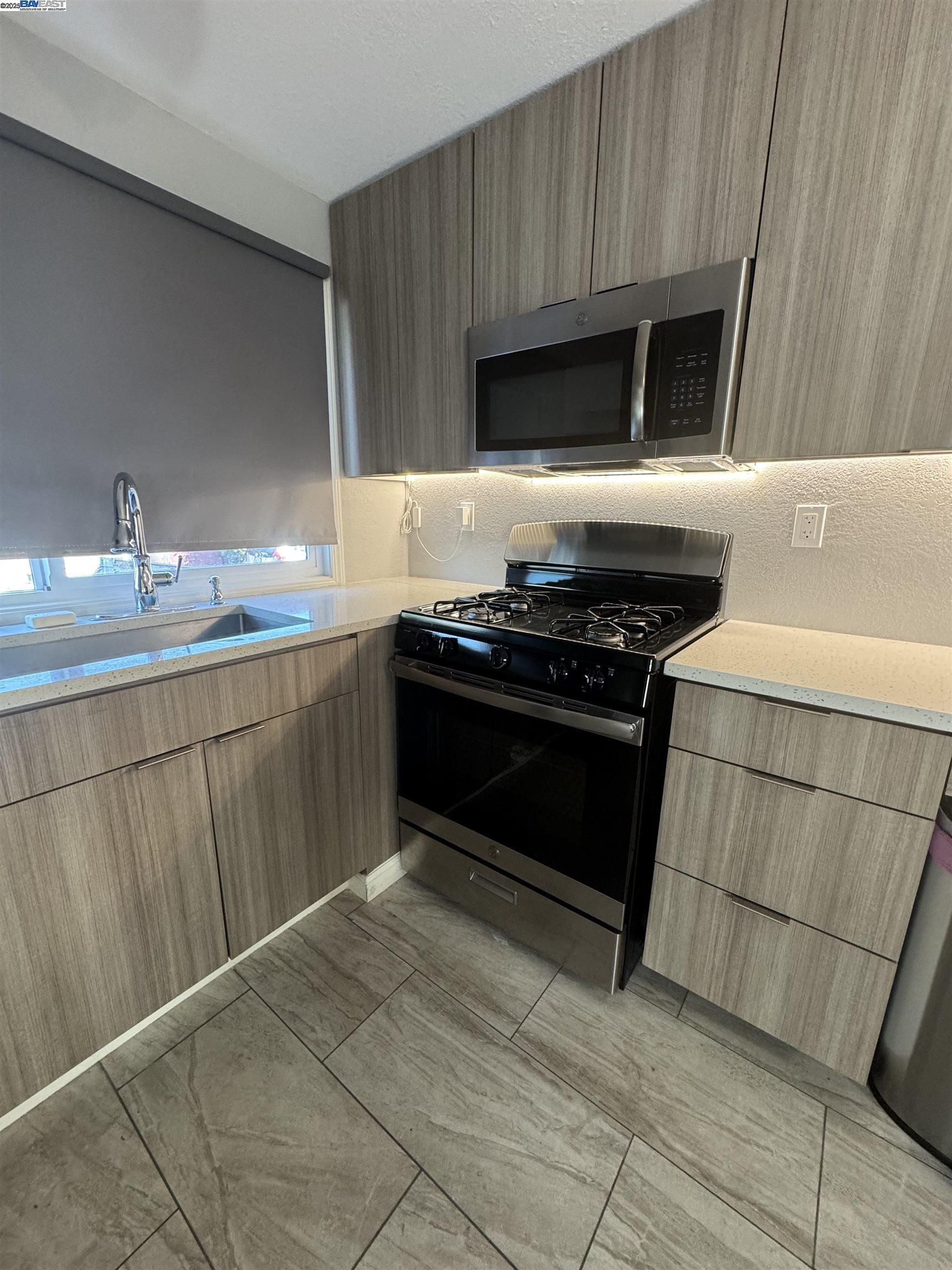 Detail Gallery Image 23 of 27 For 2399 E 14th Street #66,  San Leandro,  CA 94577 - 1 Beds | 1 Baths