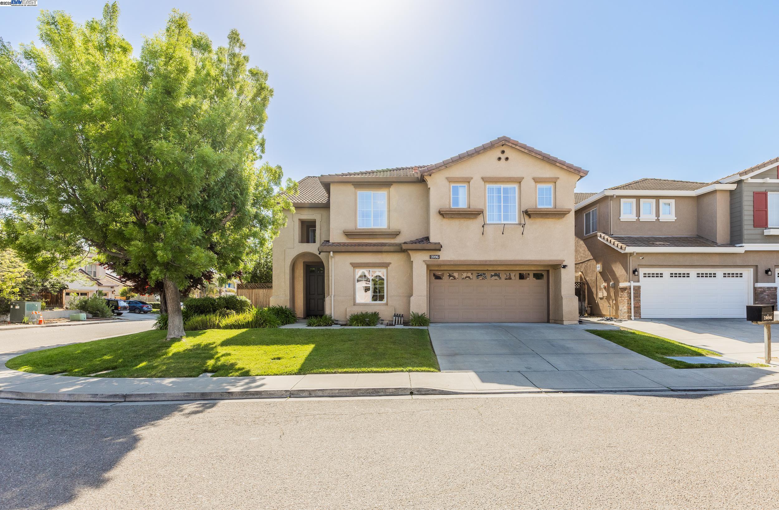 Detail Gallery Image 1 of 41 For 2096 Goldpine Way, Antioch,  CA 94509 - 5 Beds | 3 Baths