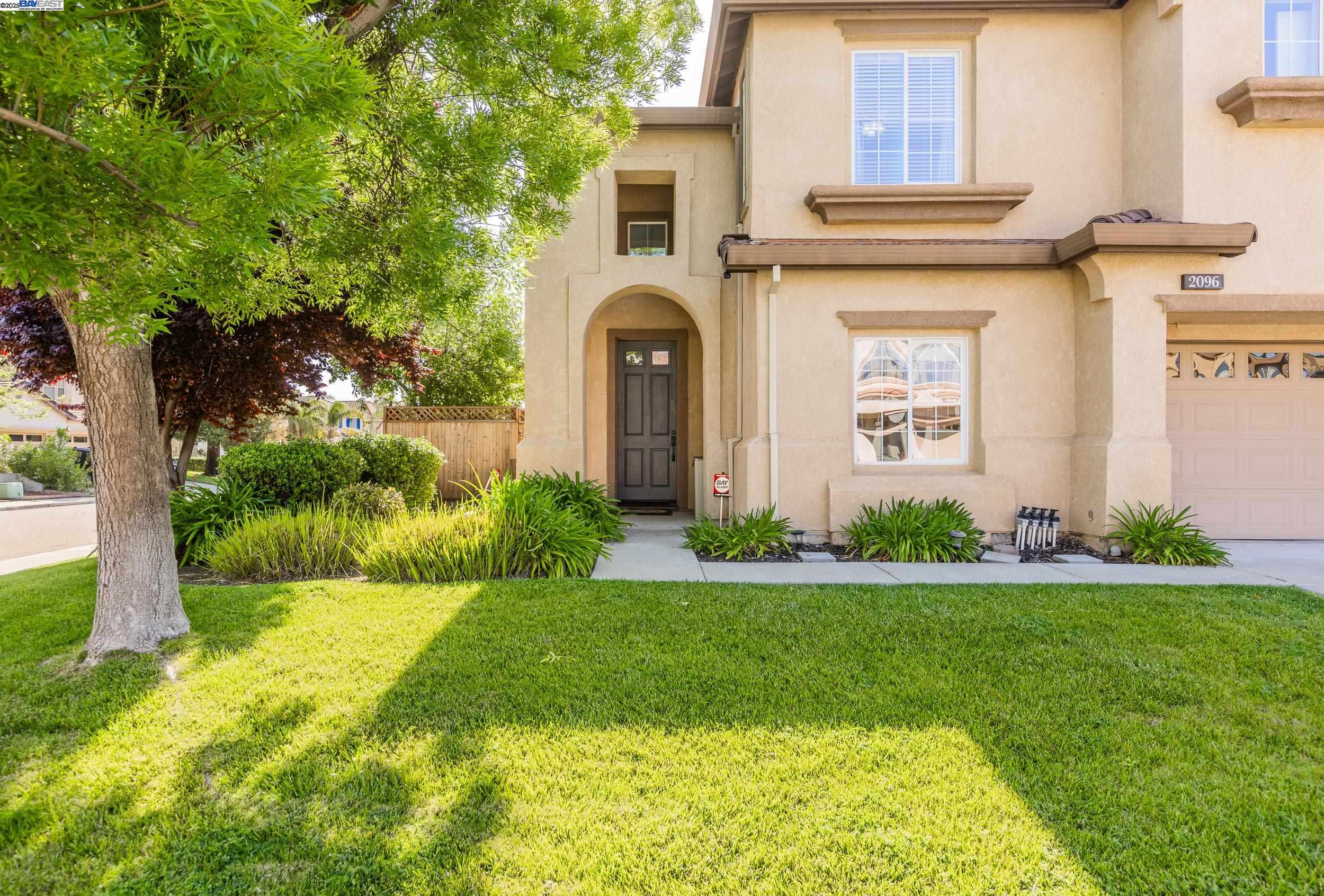 Detail Gallery Image 2 of 41 For 2096 Goldpine Way, Antioch,  CA 94509 - 5 Beds | 3 Baths