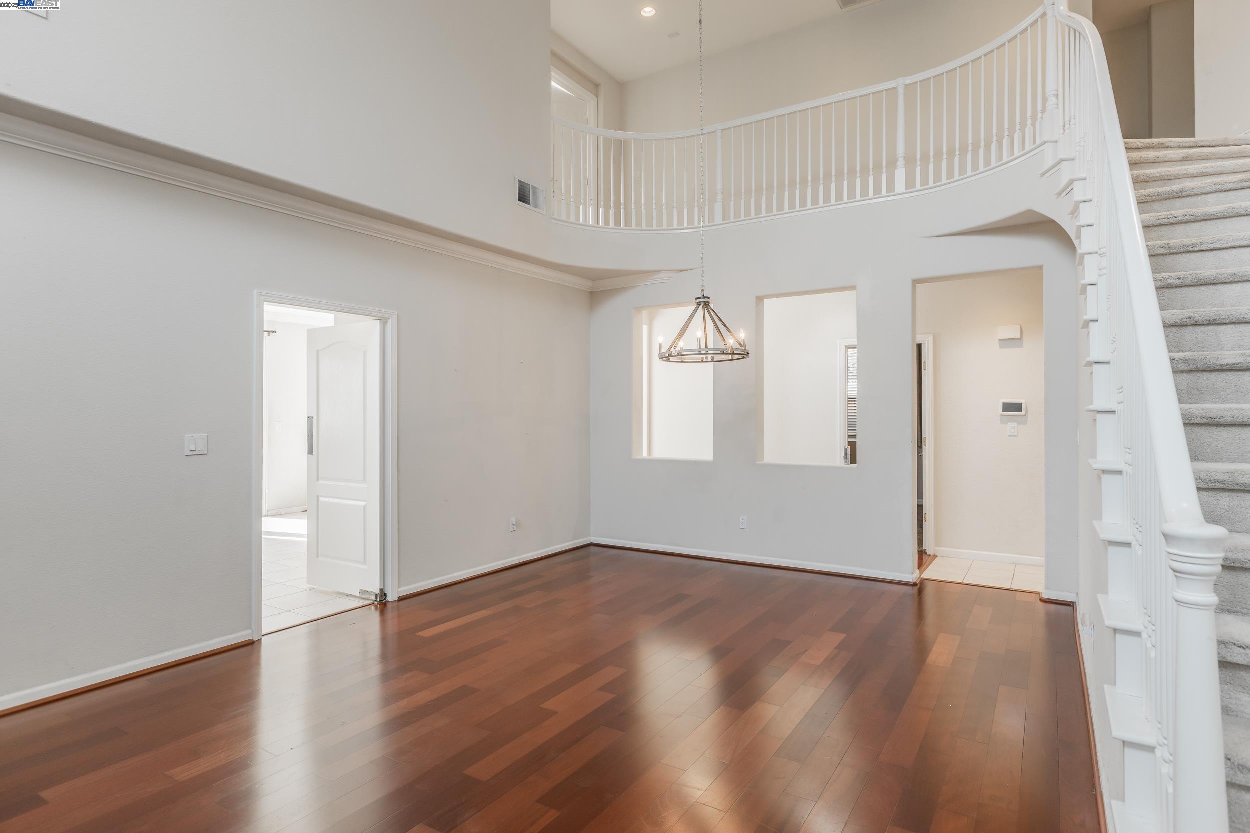 Detail Gallery Image 5 of 41 For 2096 Goldpine Way, Antioch,  CA 94509 - 5 Beds | 3 Baths