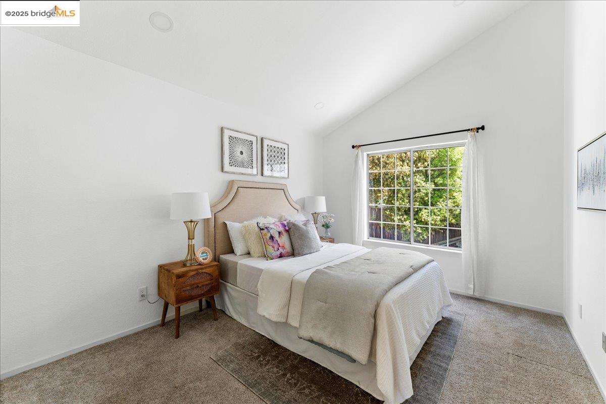 Detail Gallery Image 13 of 19 For 7568 Mountain Blvd #12,  Oakland,  CA 94605 - 2 Beds | 1/1 Baths
