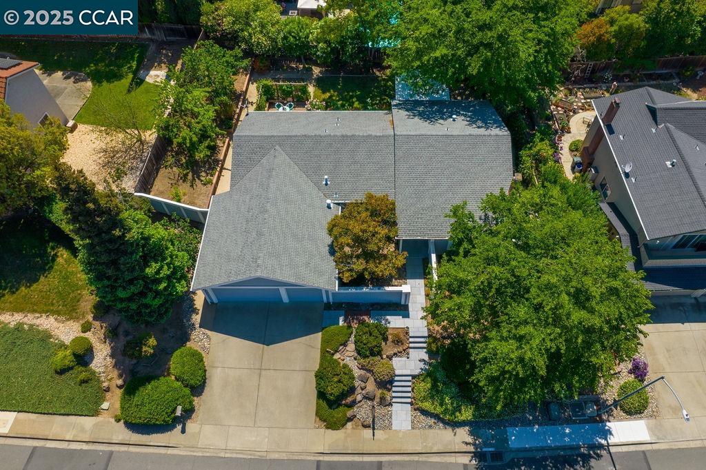 Detail Gallery Image 2 of 45 For 224 Mountaire Pkwy, Clayton,  CA 94517 - 4 Beds | 2 Baths