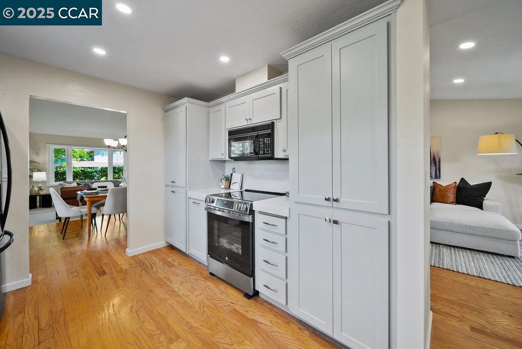 Detail Gallery Image 11 of 45 For 224 Mountaire Pkwy, Clayton,  CA 94517 - 4 Beds | 2 Baths