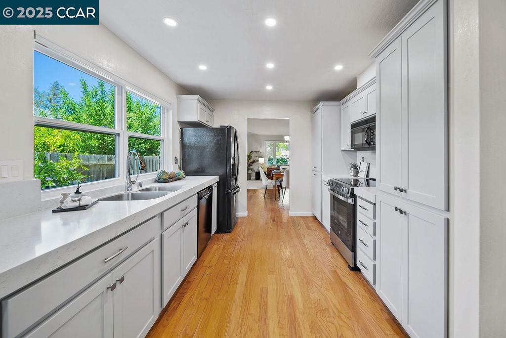 Detail Gallery Image 14 of 45 For 224 Mountaire Pkwy, Clayton,  CA 94517 - 4 Beds | 2 Baths