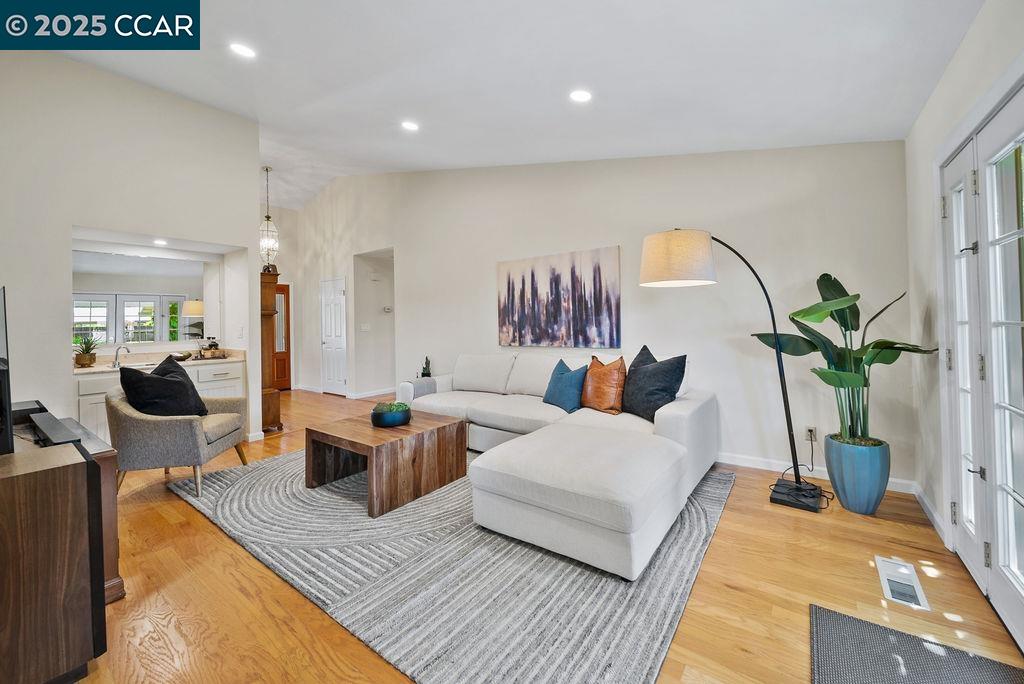 Detail Gallery Image 16 of 45 For 224 Mountaire Pkwy, Clayton,  CA 94517 - 4 Beds | 2 Baths