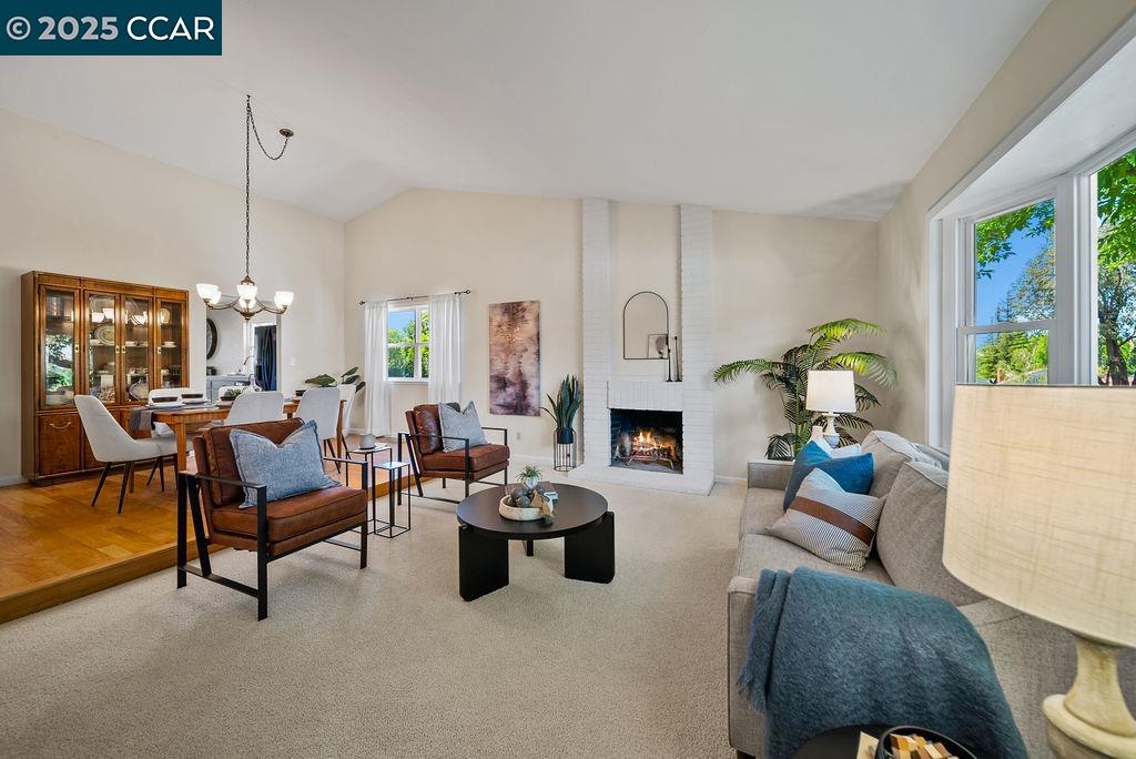 Detail Gallery Image 8 of 45 For 224 Mountaire Pkwy, Clayton,  CA 94517 - 4 Beds | 2 Baths