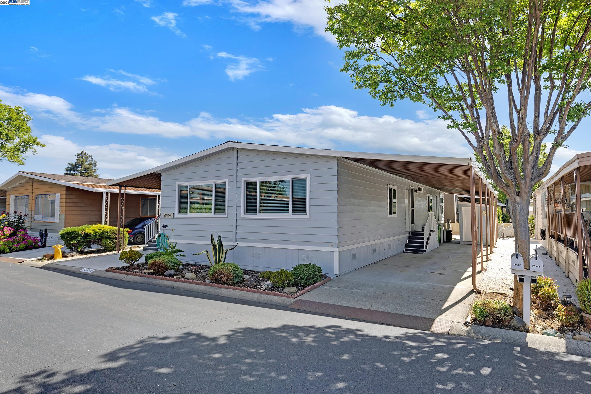 Detail Gallery Image 2 of 28 For 29360 Middleborough Way #159,  Hayward,  CA 94544 - 2 Beds | 2 Baths