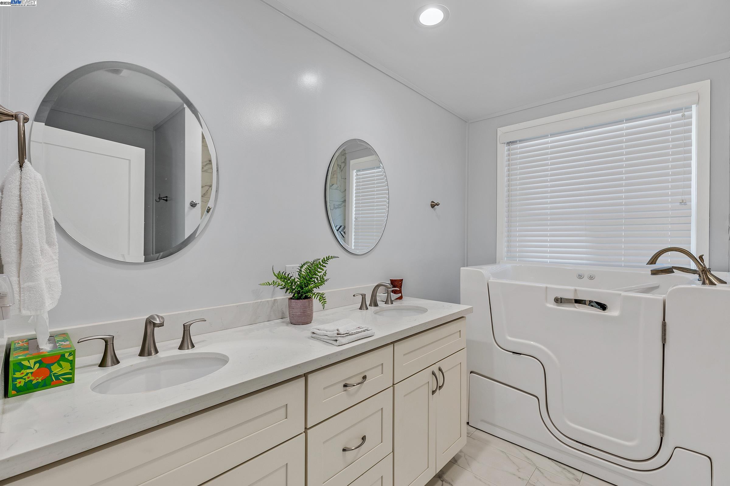 Detail Gallery Image 13 of 28 For 29360 Middleborough Way #159,  Hayward,  CA 94544 - 2 Beds | 2 Baths
