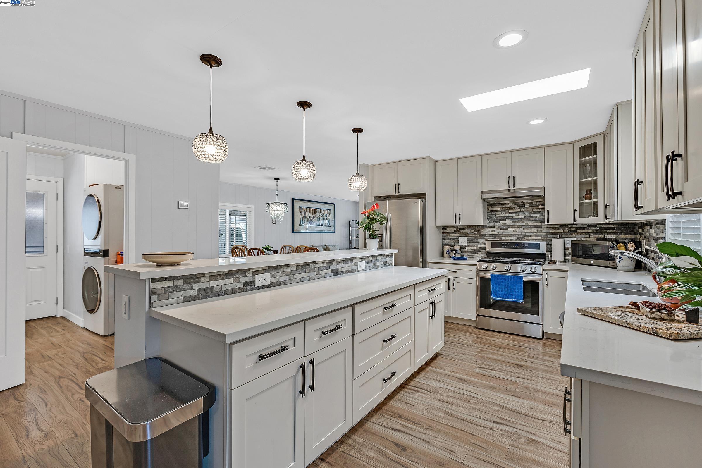 Detail Gallery Image 3 of 28 For 29360 Middleborough Way #159,  Hayward,  CA 94544 - 2 Beds | 2 Baths