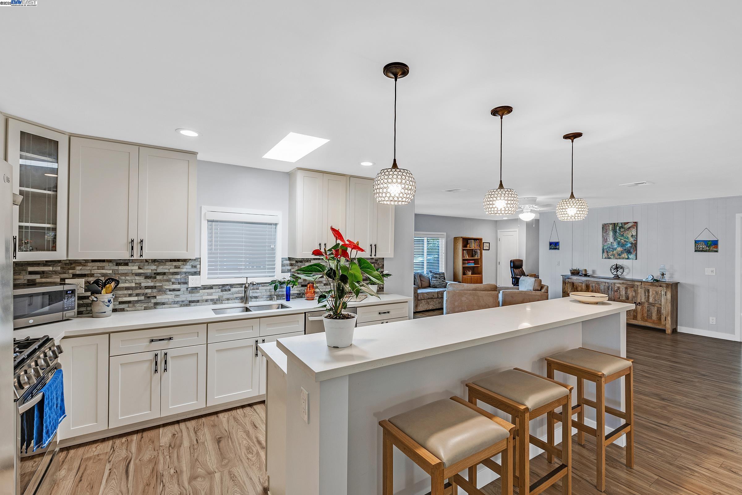 Detail Gallery Image 4 of 28 For 29360 Middleborough Way #159,  Hayward,  CA 94544 - 2 Beds | 2 Baths