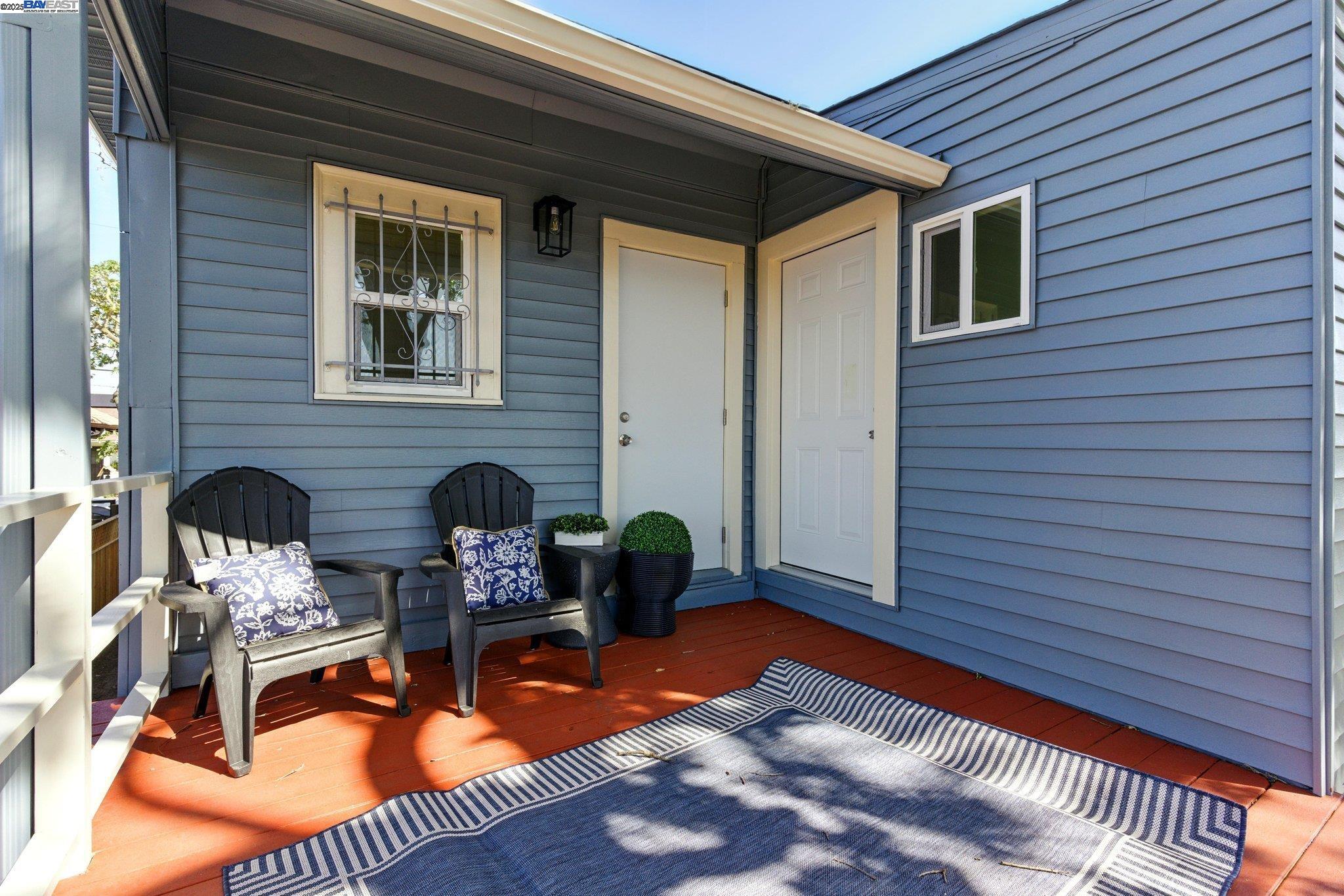 Detail Gallery Image 28 of 34 For 2002 64th Ave, Oakland,  CA 94621 - 3 Beds | 2 Baths