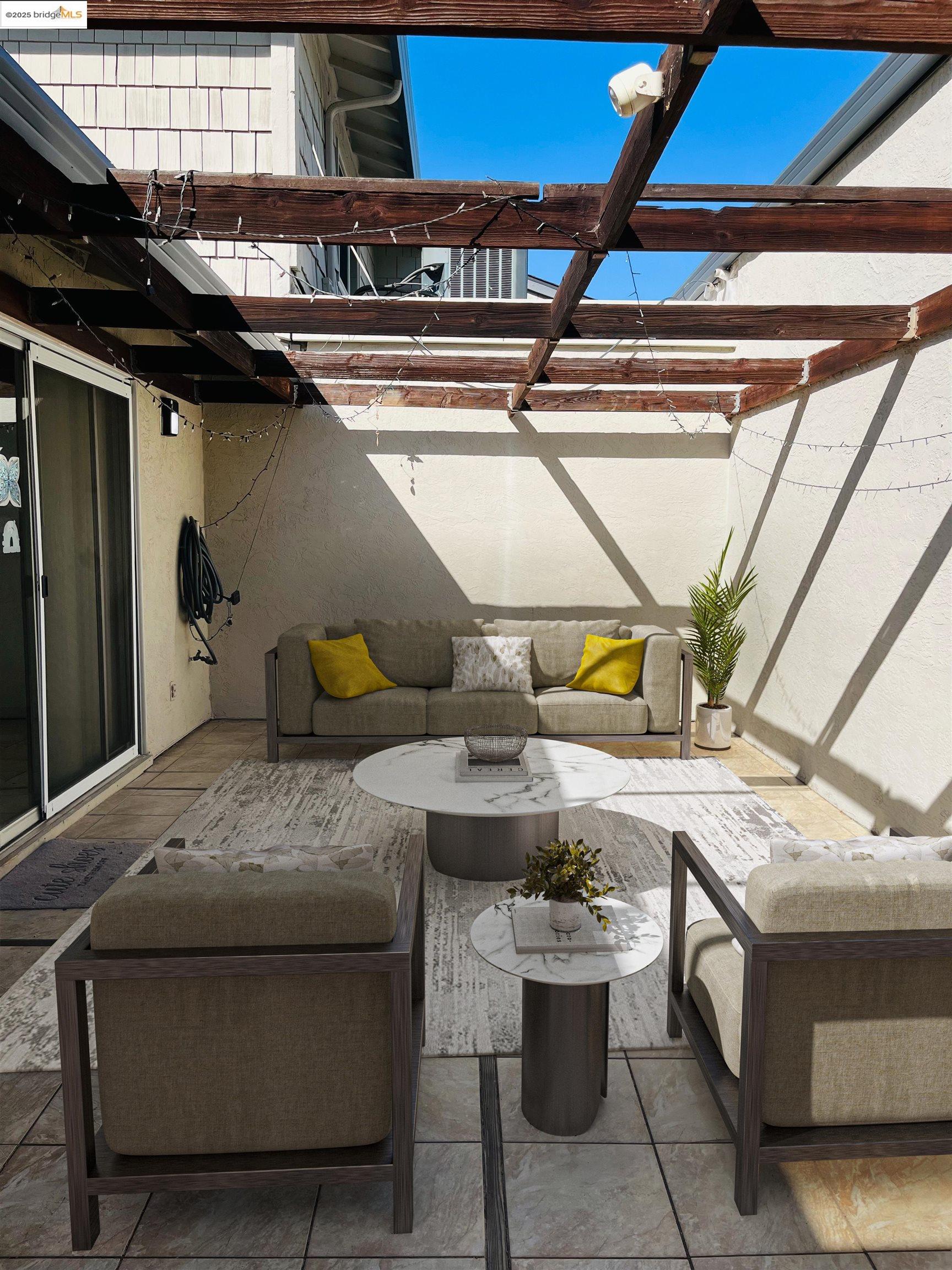 Detail Gallery Image 6 of 10 For 1898 Cannon Dr, Walnut Creek,  CA 94597 - 2 Beds | 1/1 Baths