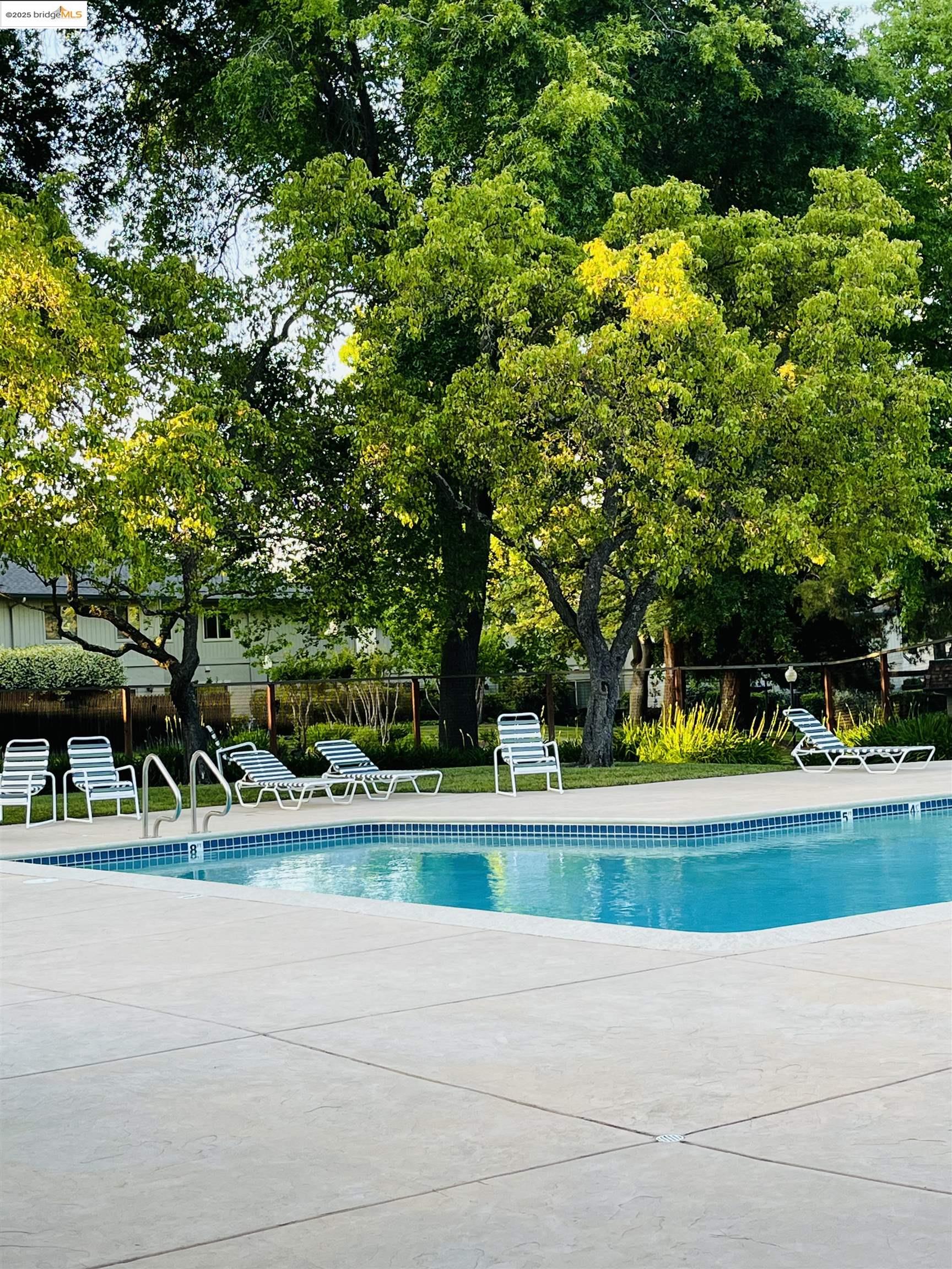 Detail Gallery Image 7 of 10 For 1898 Cannon Dr, Walnut Creek,  CA 94597 - 2 Beds | 1/1 Baths
