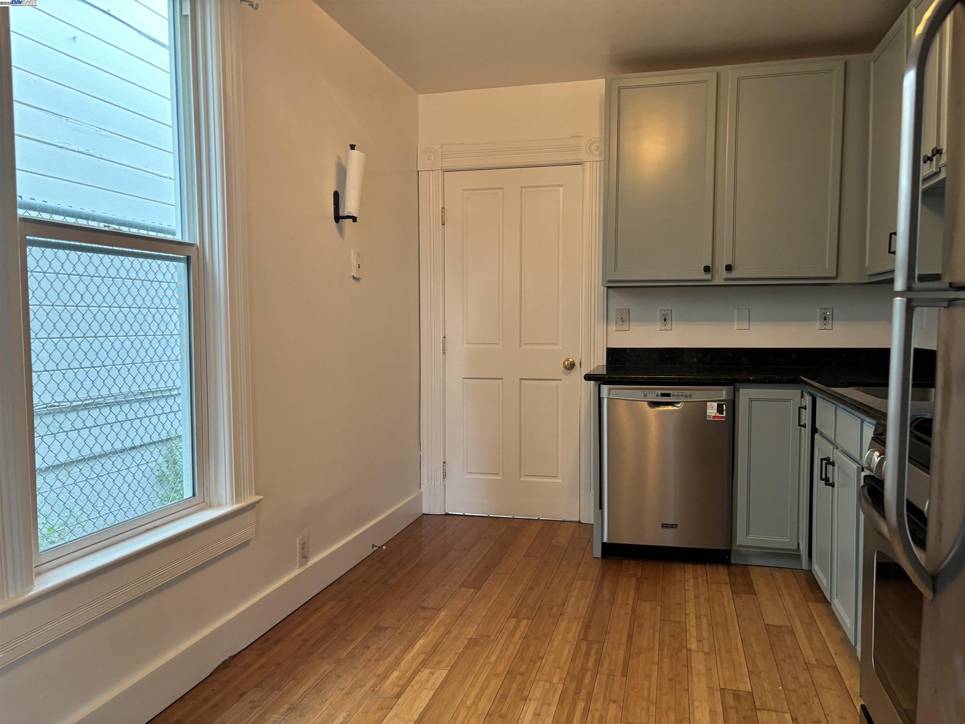 Detail Gallery Image 16 of 47 For 1221 Campbell, Oakland,  CA 94607 - – Beds | – Baths