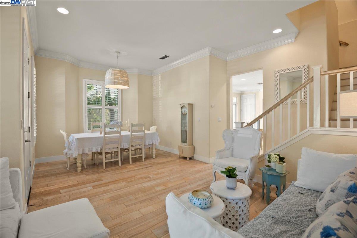 Detail Gallery Image 6 of 27 For 2765 Lotus St, Pleasanton,  CA 94588 - 3 Beds | 2/1 Baths
