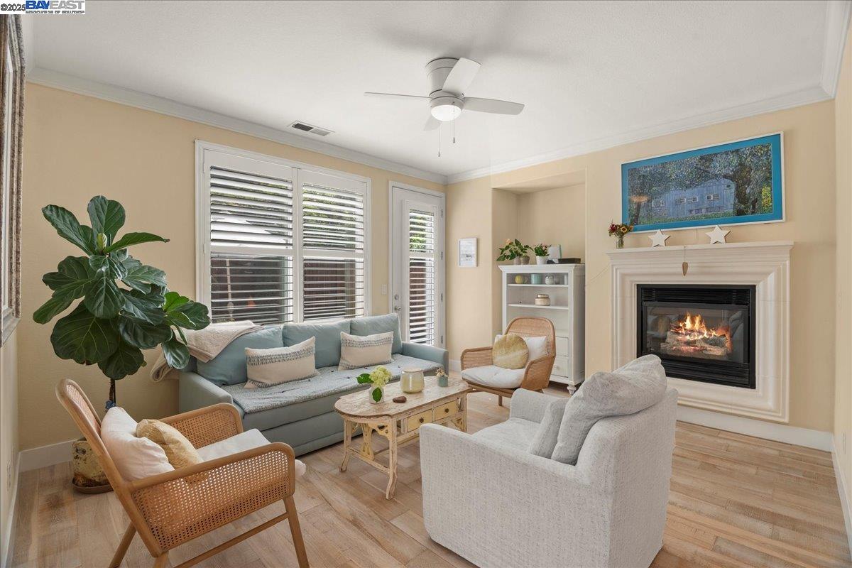 Detail Gallery Image 7 of 27 For 2765 Lotus St, Pleasanton,  CA 94588 - 3 Beds | 2/1 Baths