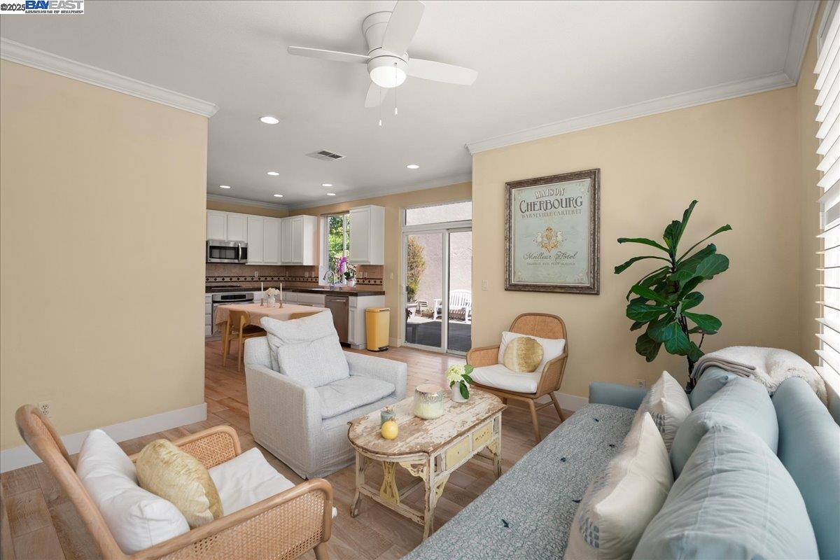 Detail Gallery Image 8 of 27 For 2765 Lotus St, Pleasanton,  CA 94588 - 3 Beds | 2/1 Baths