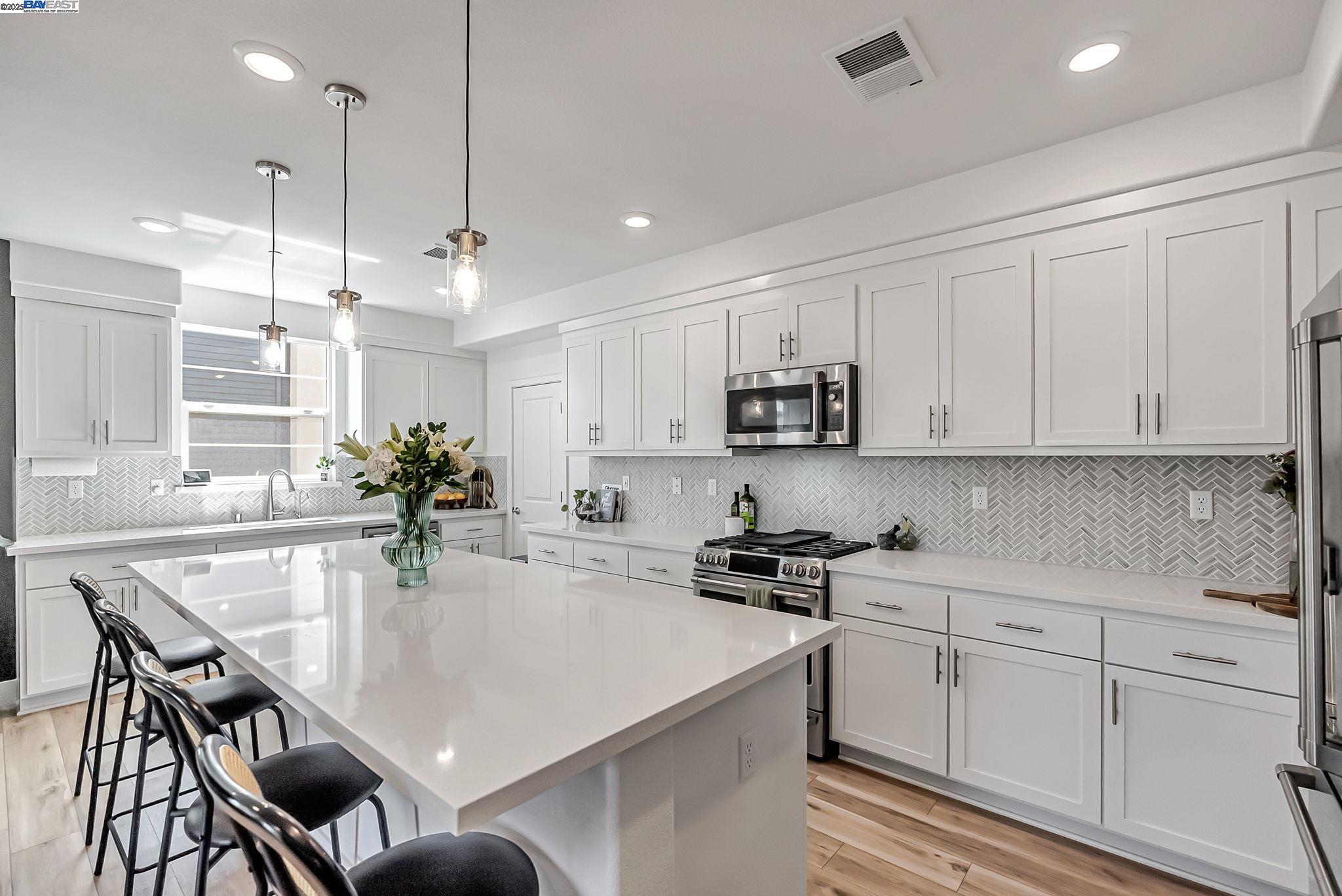 Detail Gallery Image 14 of 46 For 625 Delve Ct, Hayward,  CA 94544 - 2 Beds | 2 Baths
