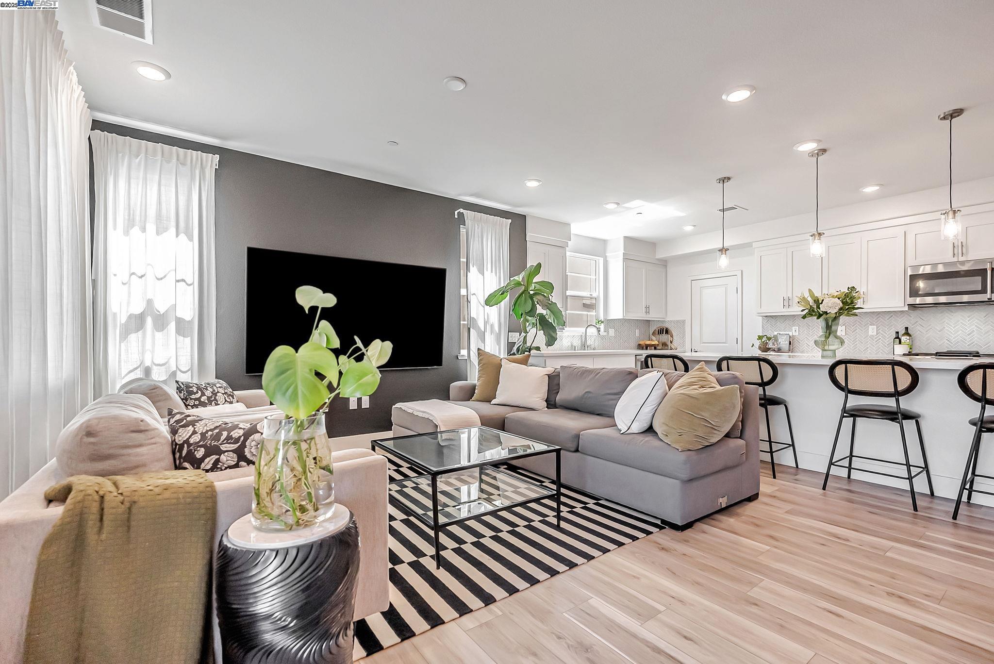 Photo #8: 41097961 Listing: Photo #8