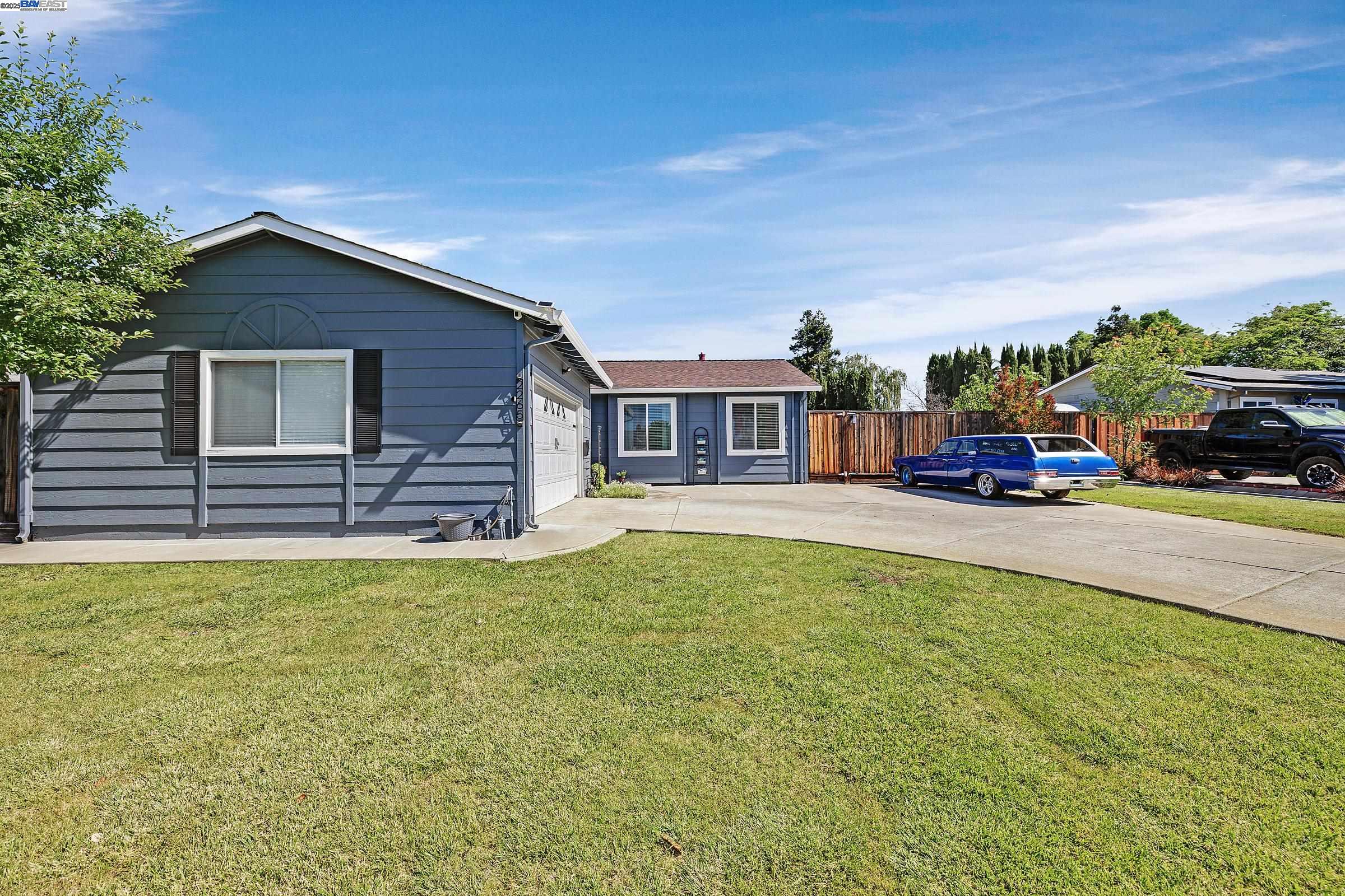 Detail Gallery Image 2 of 48 For 2265 Shire Ct, Livermore,  CA 94551 - 4 Beds | 2 Baths