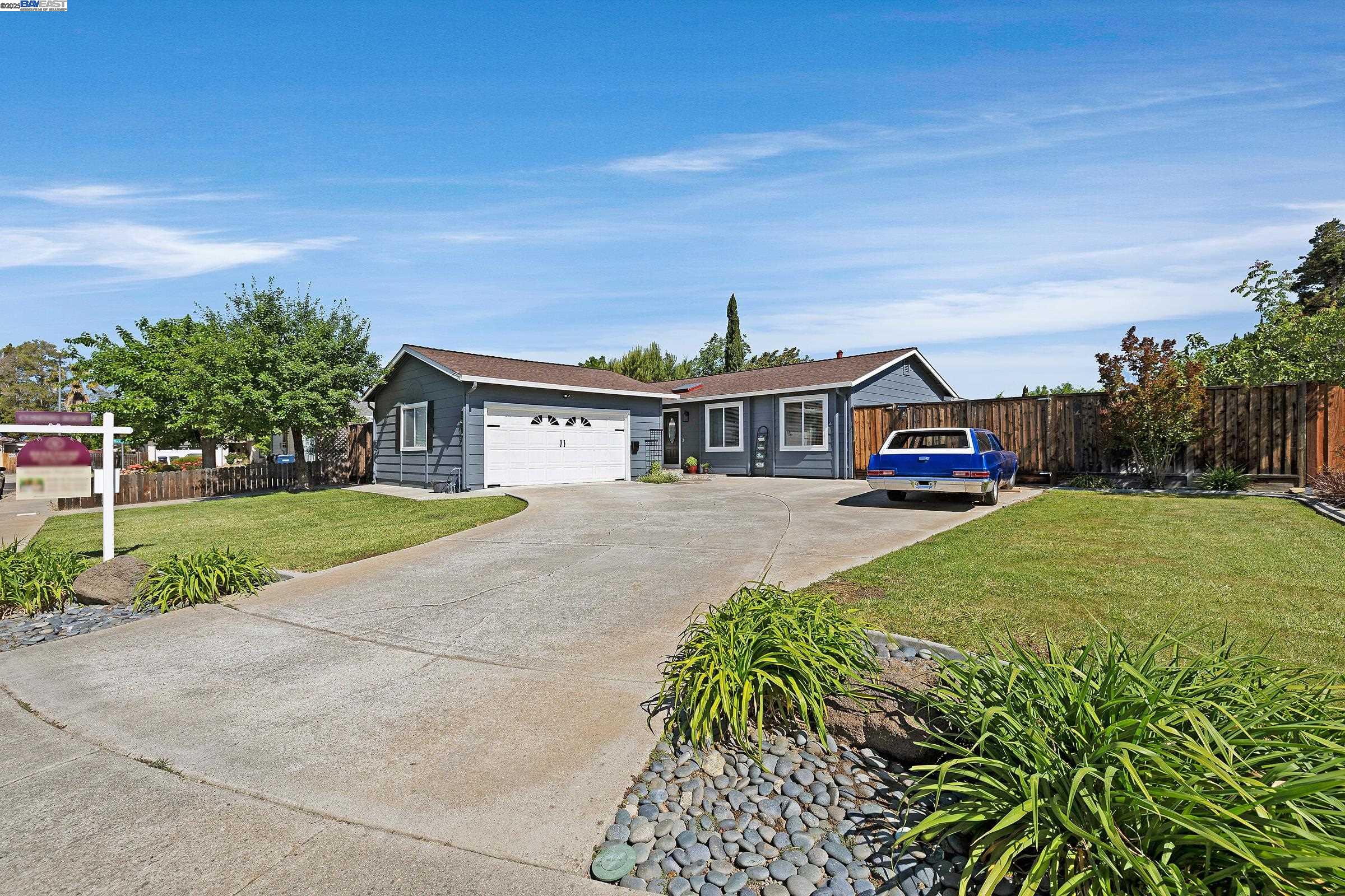 Detail Gallery Image 4 of 48 For 2265 Shire Ct, Livermore,  CA 94551 - 4 Beds | 2 Baths